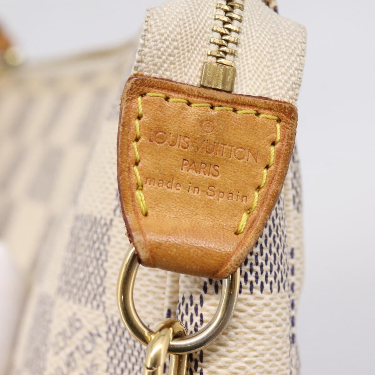 Louis Vuitton Pochette Accessoires Nm Damier White Canvas Clutche & Pouche Bag (Pre-Owned)