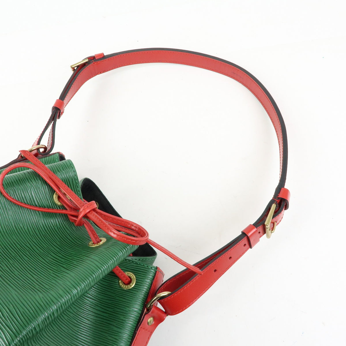 Louis Vuitton Bicolor Petit Noe Epi Leather Green Leather Handbag (Pre-Owned)