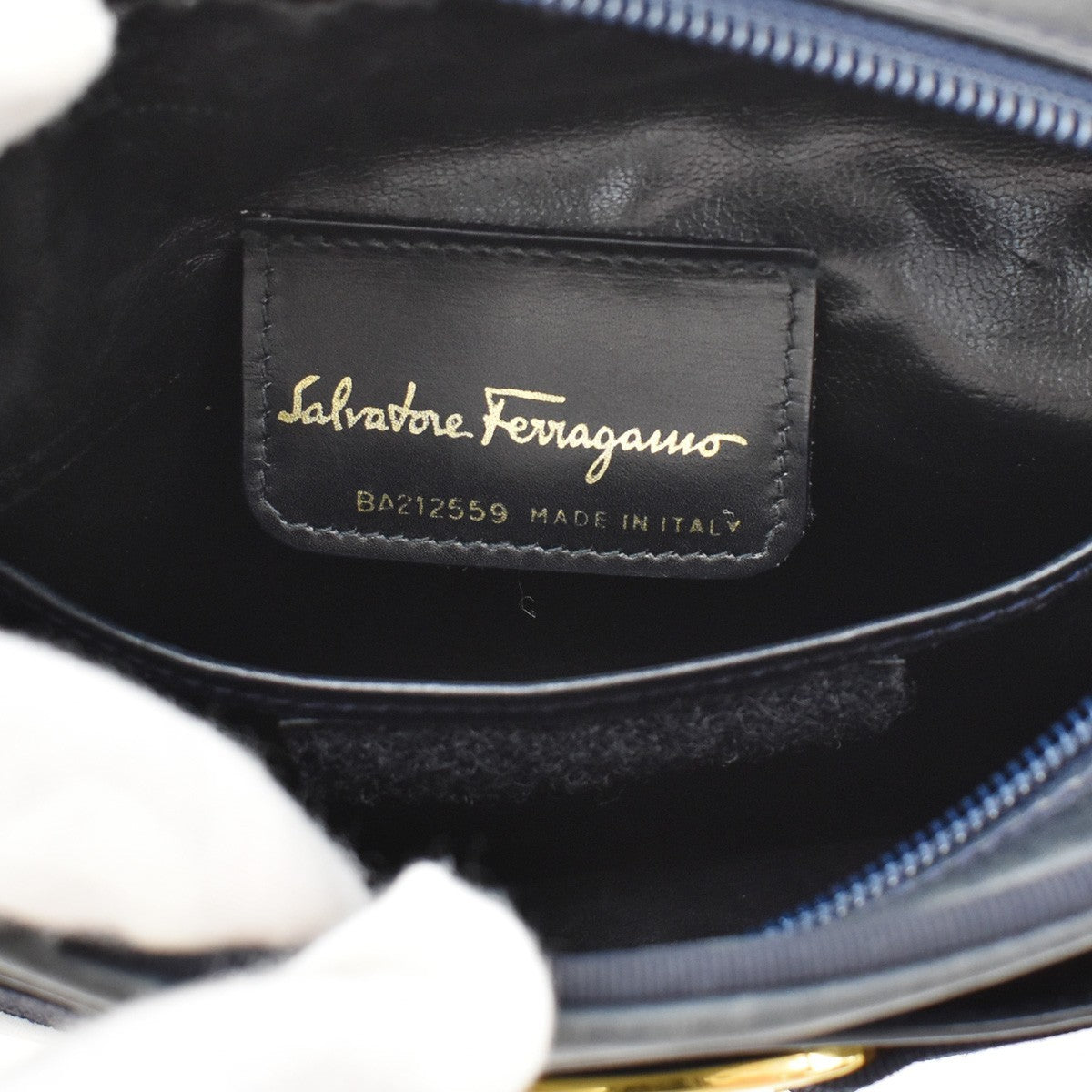 Salvatore Ferragamo Vara Bow Camera Leather Navy Leather Shoulder Bag Bag (Pre-Owned)