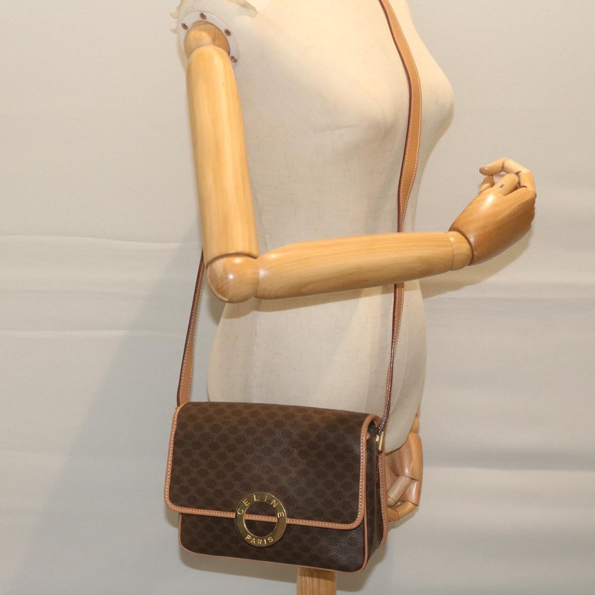 Celine Vintage Macadam Circle Logo Canvas And Leather Brown Canvas Shoulder Bag Bag (Pre-Owned)