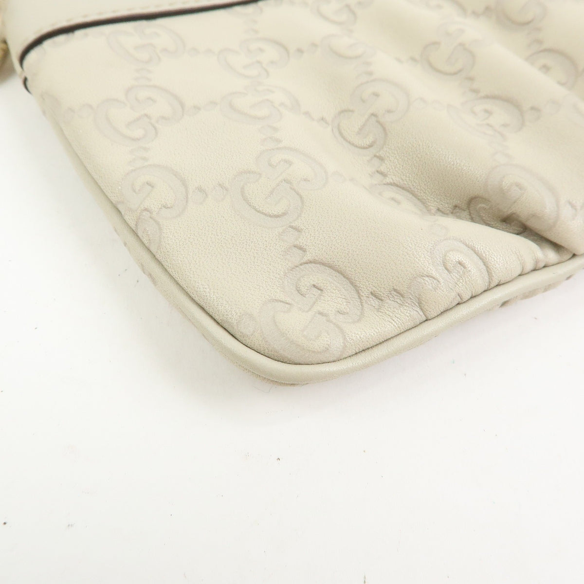 Gucci Heart Wristlet Guccissima Leather Beige Leather Clutche & Pouche Bag (Pre-Owned)