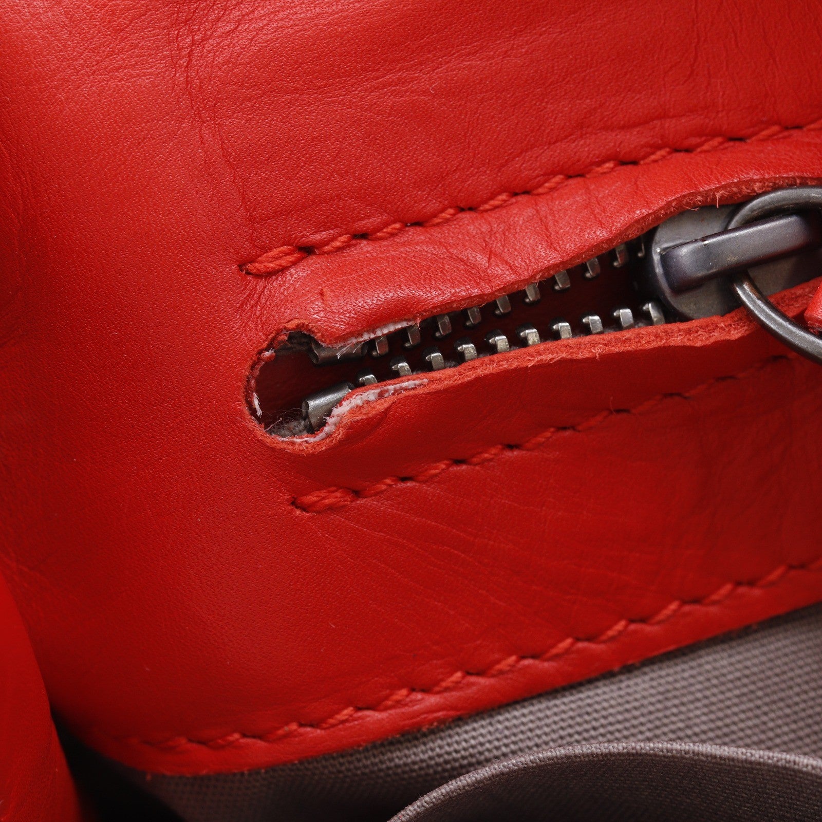 Bottega Veneta Intrecciato Shoulder Leather Red Calfskin Shoulder Bag Bag (Pre-Owned)