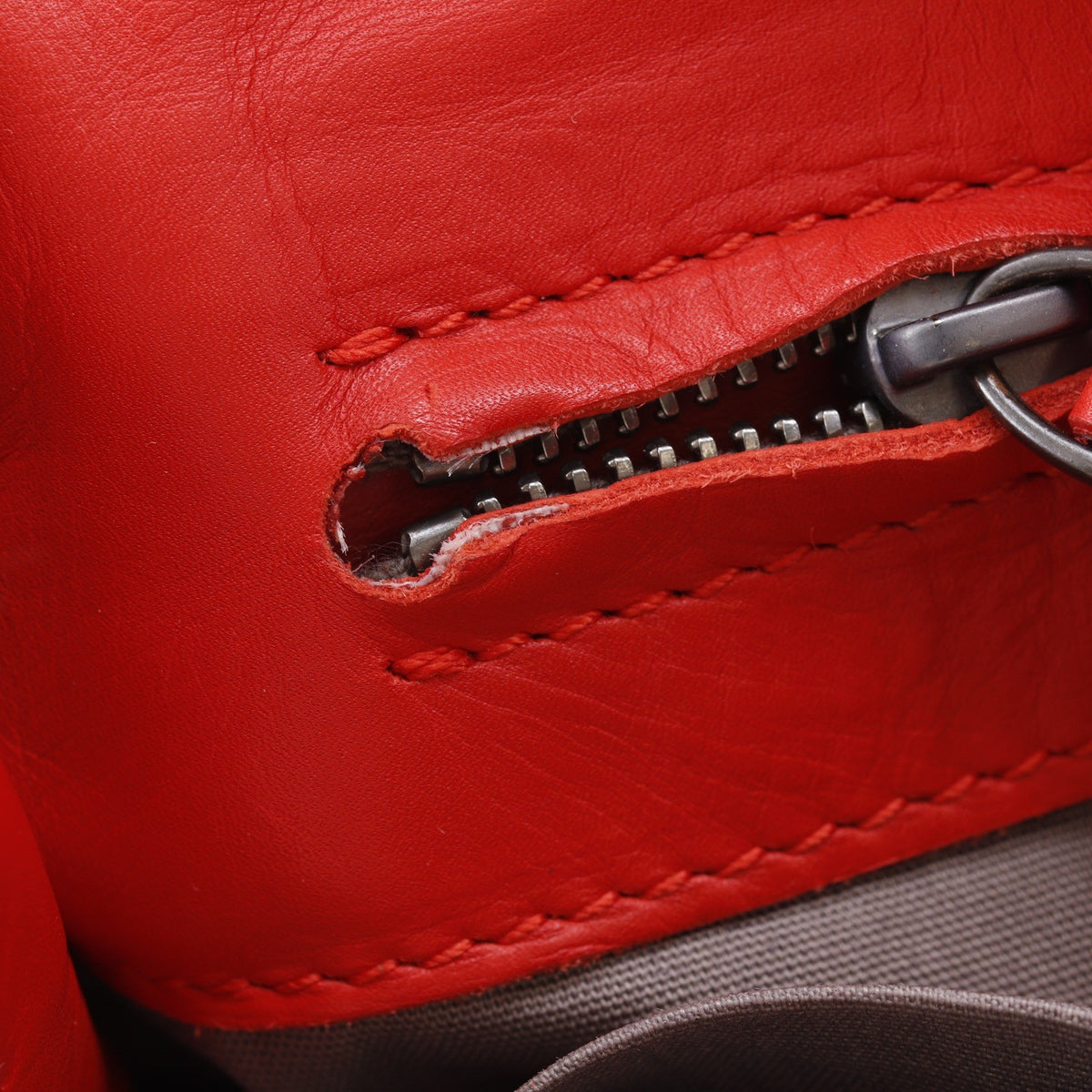 Bottega Veneta 76 Shoulder Intrecciato Goatskin Red Calfskin Shoulder Bag Bag (Pre-Owned)