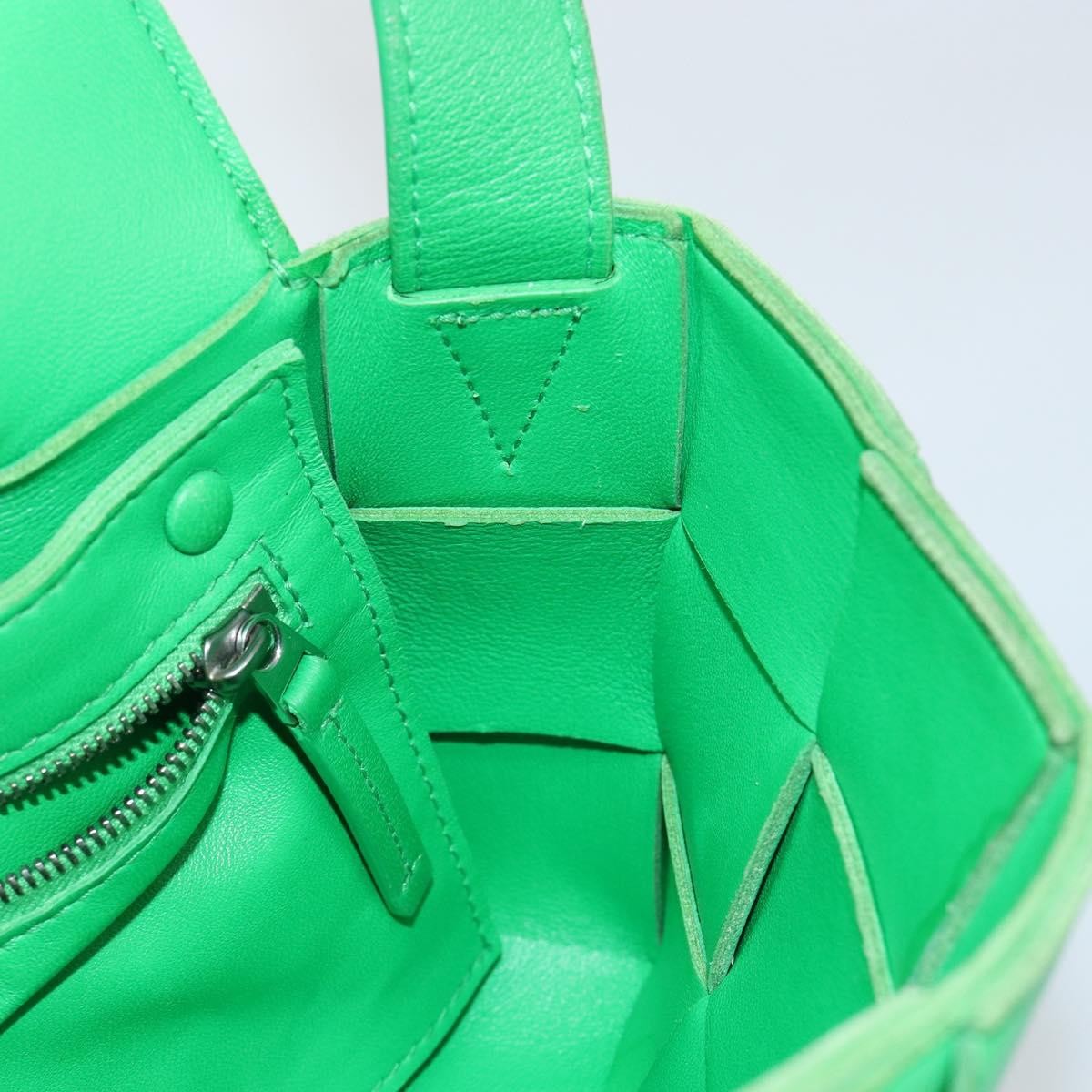 Bottega Veneta Cassette Maxi Intrecciato Leather Green Leather Bag (Pre-Owned)