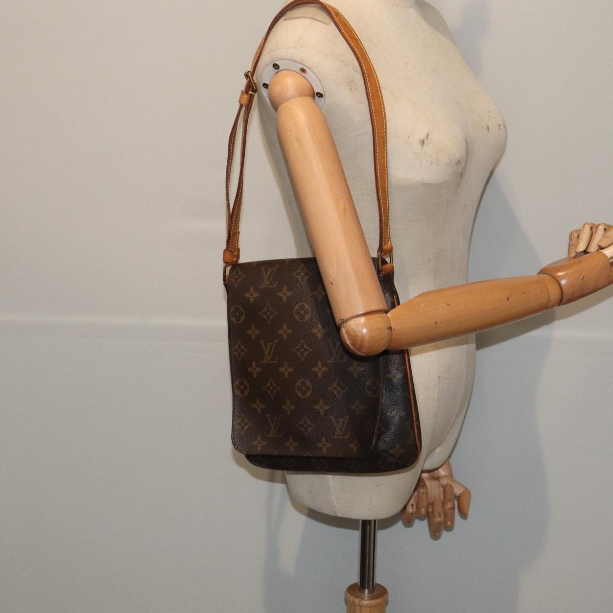 Louis Vuitton Musette Monogram Canvas Brown Canvas Shoulder Bag Bag (Pre-Owned)