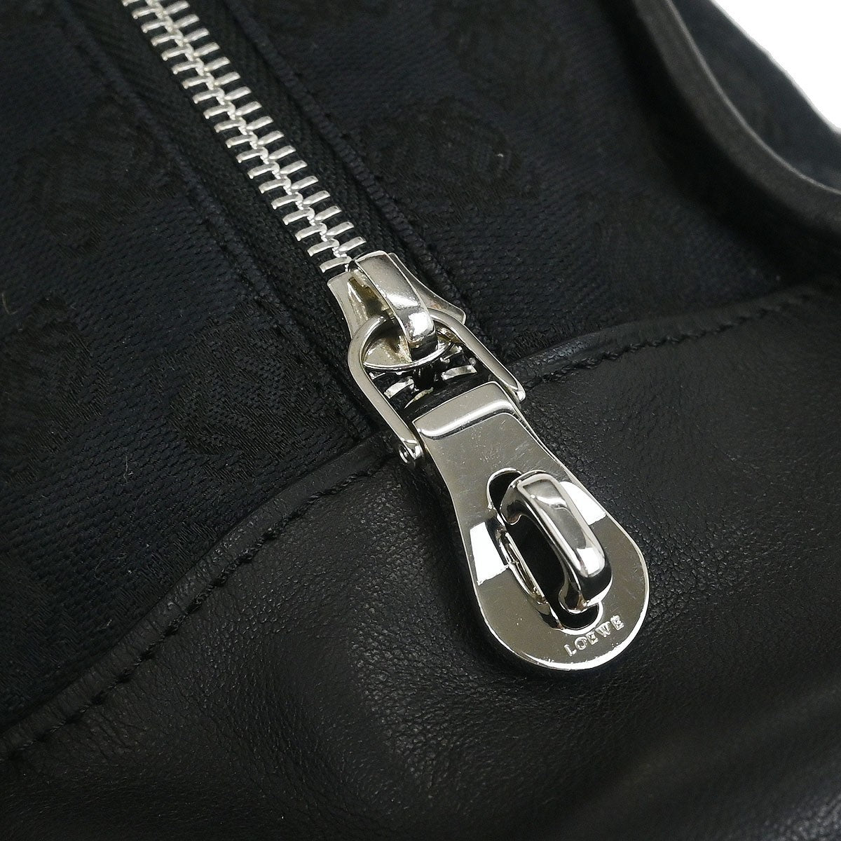 Loewe Amazona Leather And Jacquard Canvas Black Canvas Handbag (Pre-Owned)