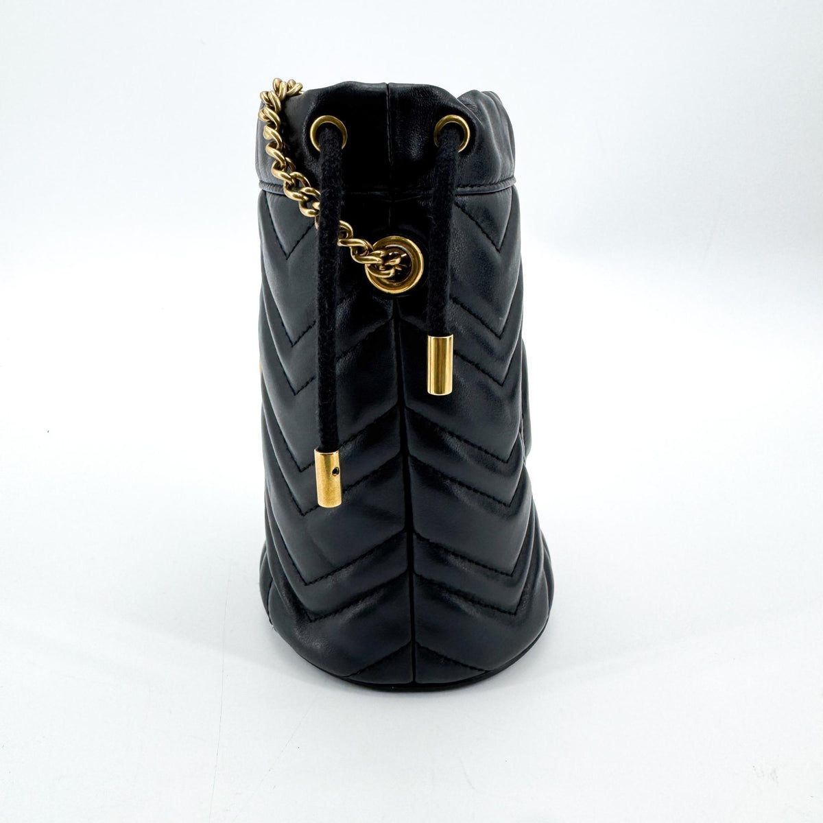 Gucci Gg Marmont Bucket Matelasse Leather Black Leather Handbag (Pre-Owned)