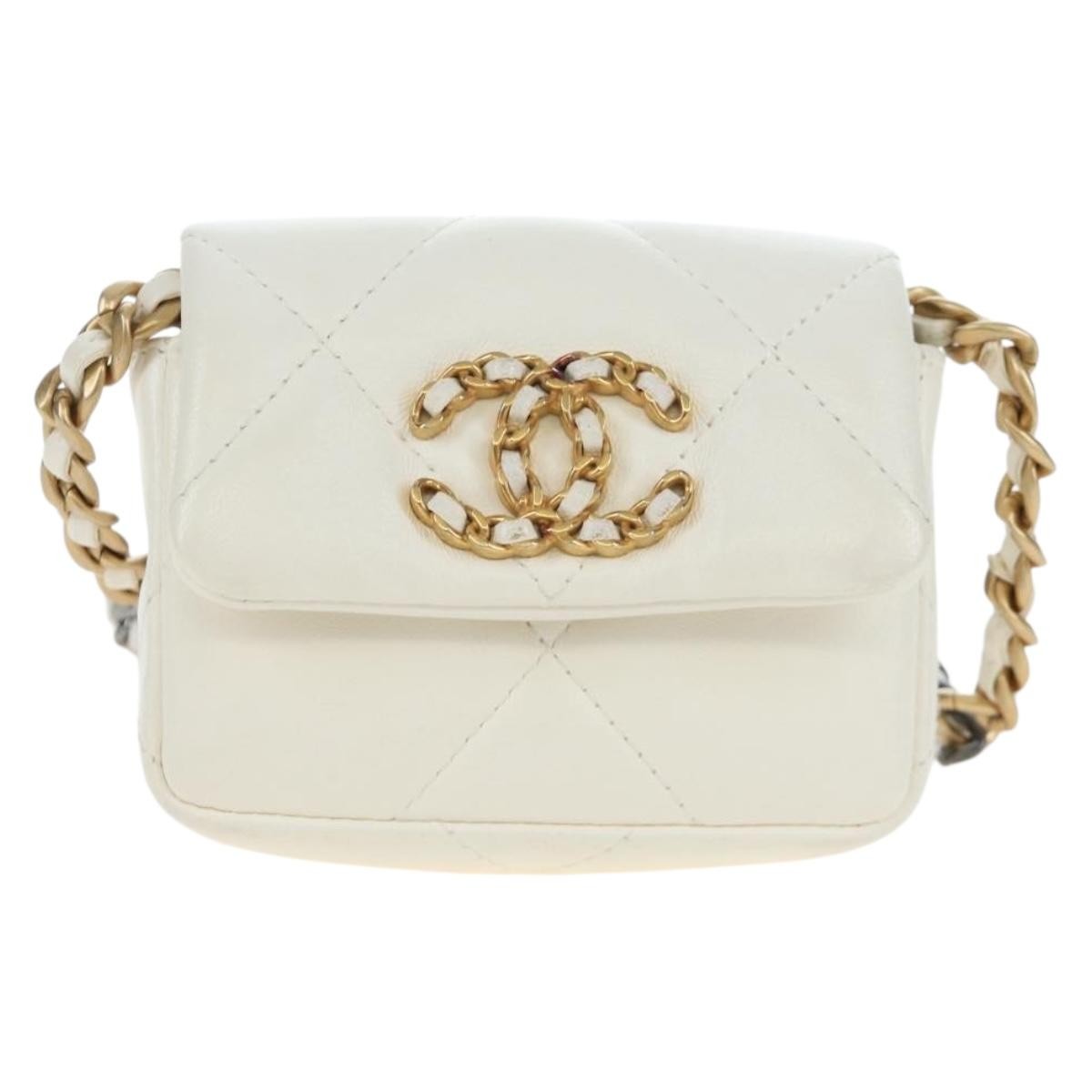 Chanel 19 Card Holder On Chain Quilted Leather White Leather Shoulder Bag Bag (Pre-Owned)