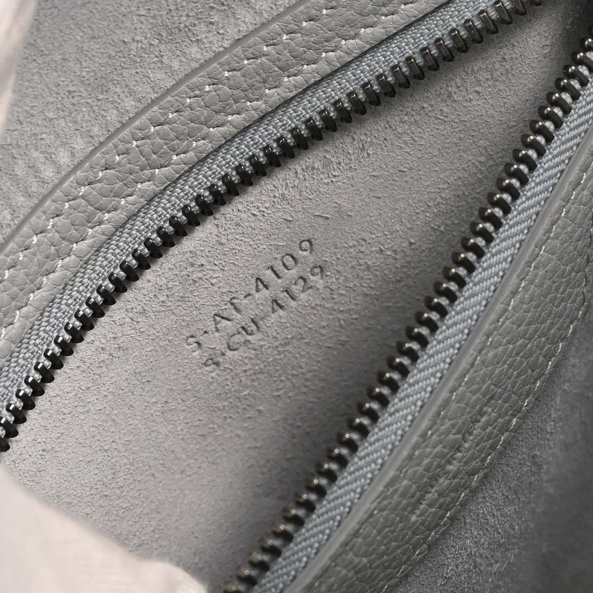 Celine Luggage Grainy Leather Gray Leather Handbag (Pre-Owned)