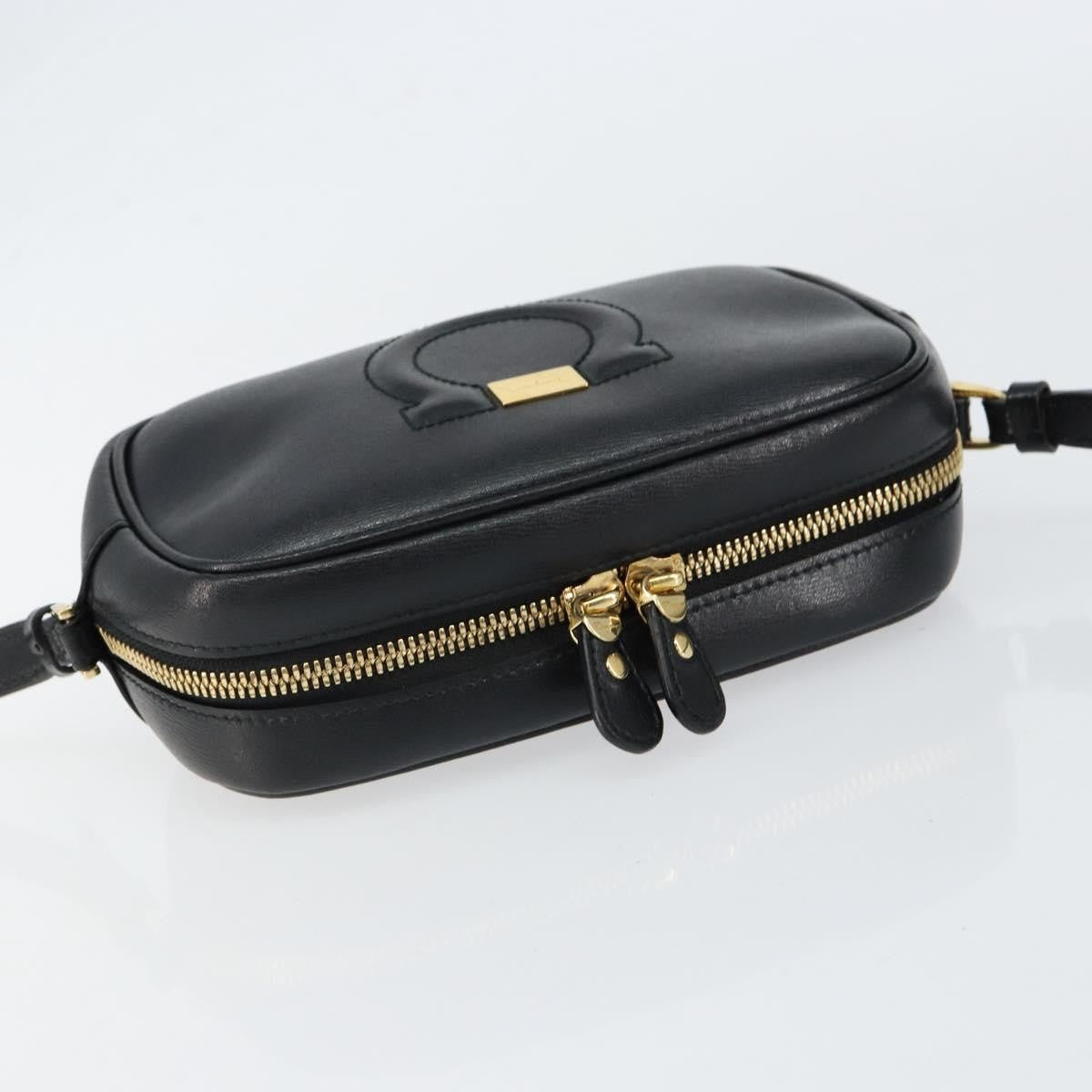Salvatore Ferragamo City Camera Leather Black Leather Shoulder Bag Bag (Pre-Owned)