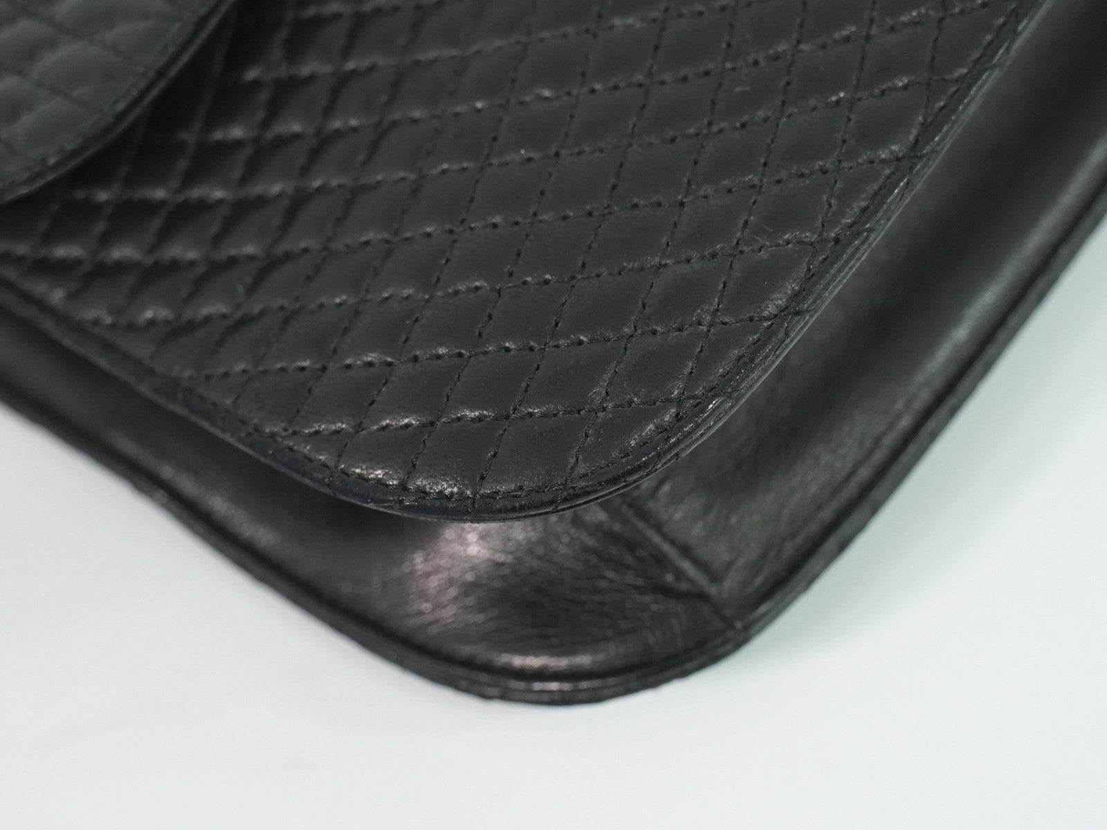 Bally Vintage Quilted Leather Black Leather Handbag (Pre-Owned)