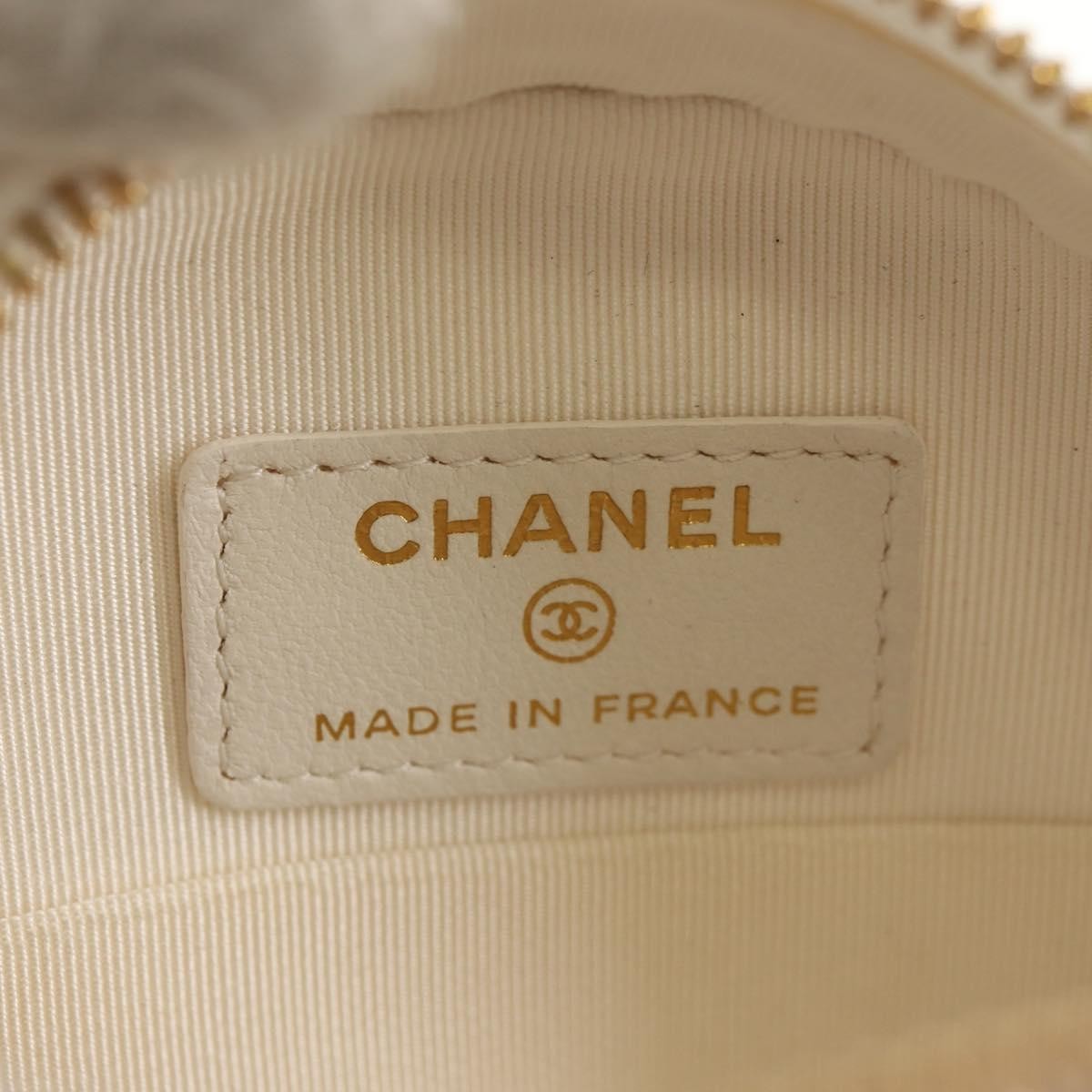 Chanel Round Clutch With Chain Chevron Shearling White Faux_Fur Clutche & Pouche Bag (Pre-Owned)