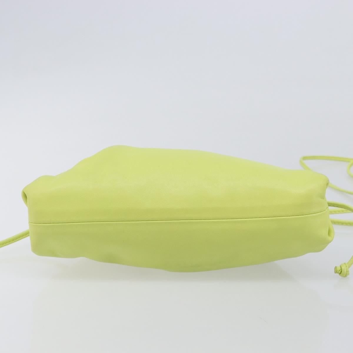 Bottega Veneta The Pouch Coin Purse Leather Green Leather Clutche & Pouche Bag (Pre-Owned)