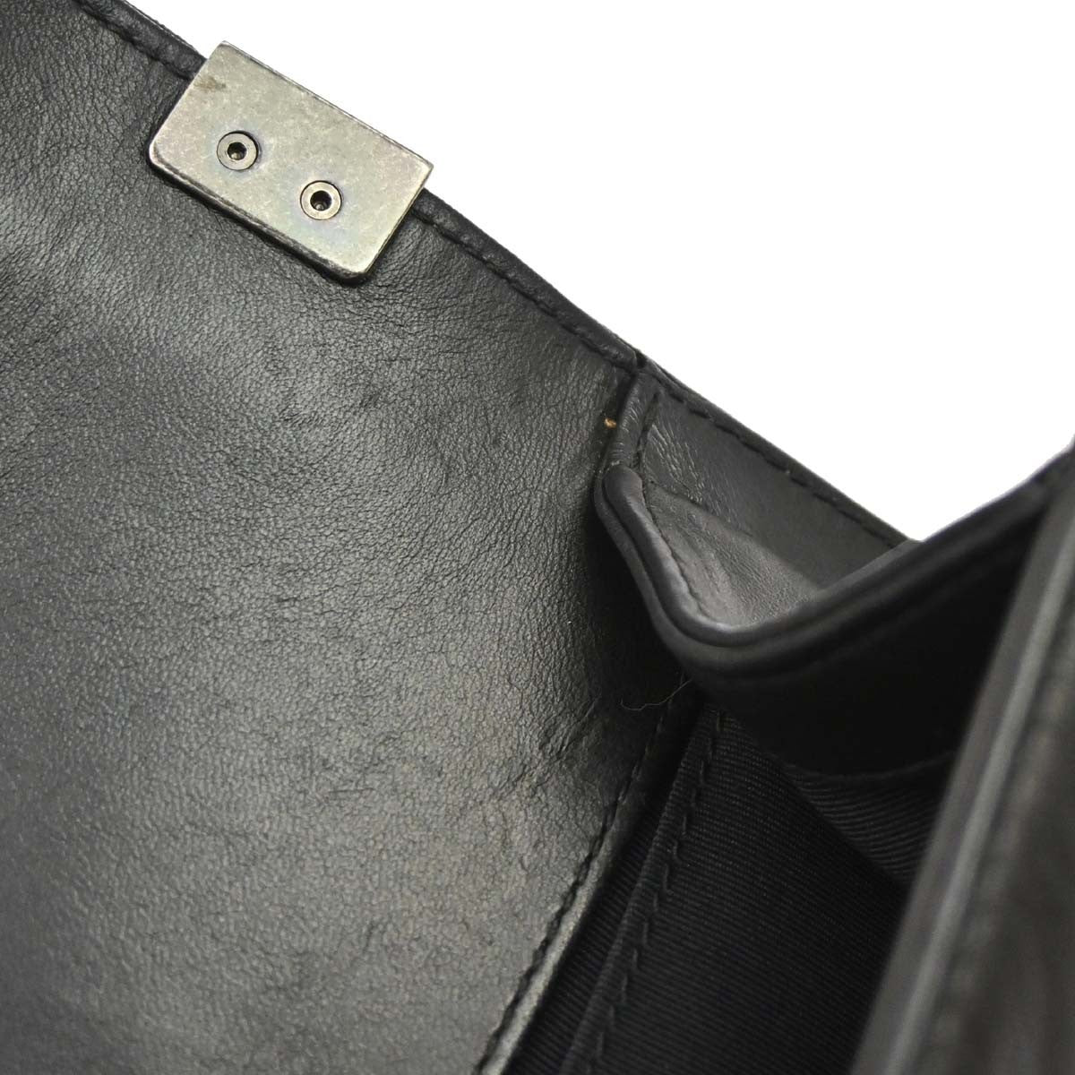 Chanel Boy Flap 3D Pleated Leather Black Leather Shoulder Bag Bag (Pre-Owned)