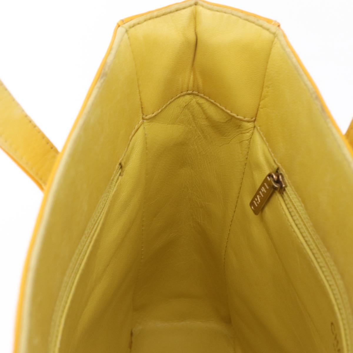 Chanel Chocolate Bar Cc Quilted Patent Yellow Patent_Leather Tote Bag Bag (Pre-Owned)