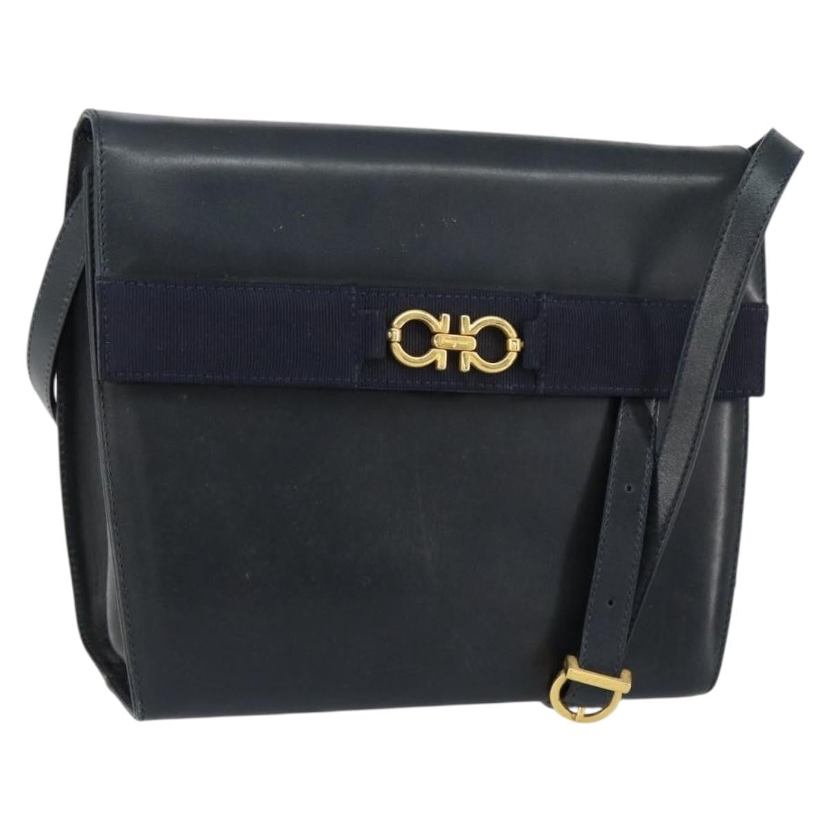 Salvatore Ferragamo Gancini Leather Black Leather Shoulder Bag Bag (Pre-Owned)