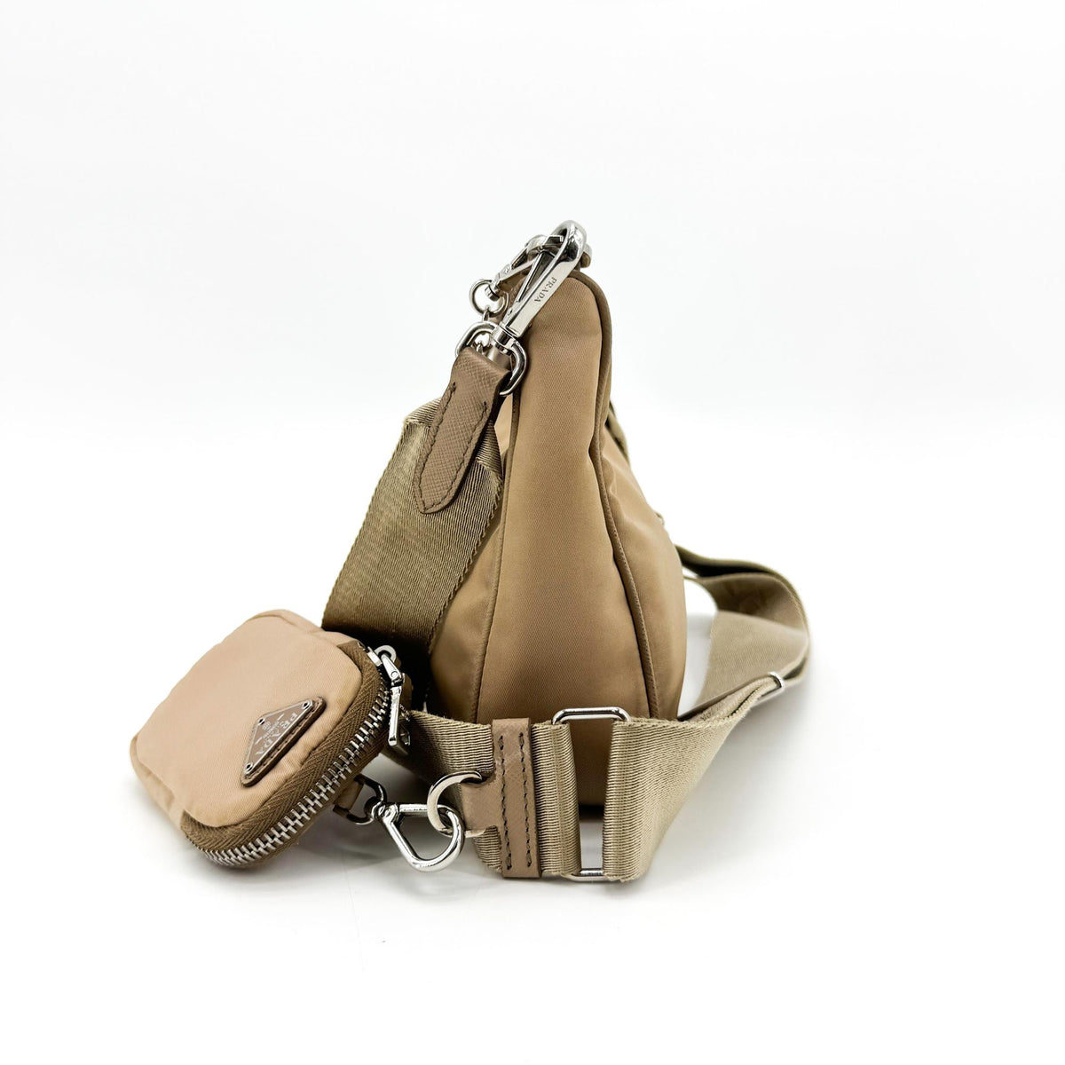 Prada Re-Edition 2005 Tessuto Beige Nylon Shoulder Bag Bag (Pre-Owned)