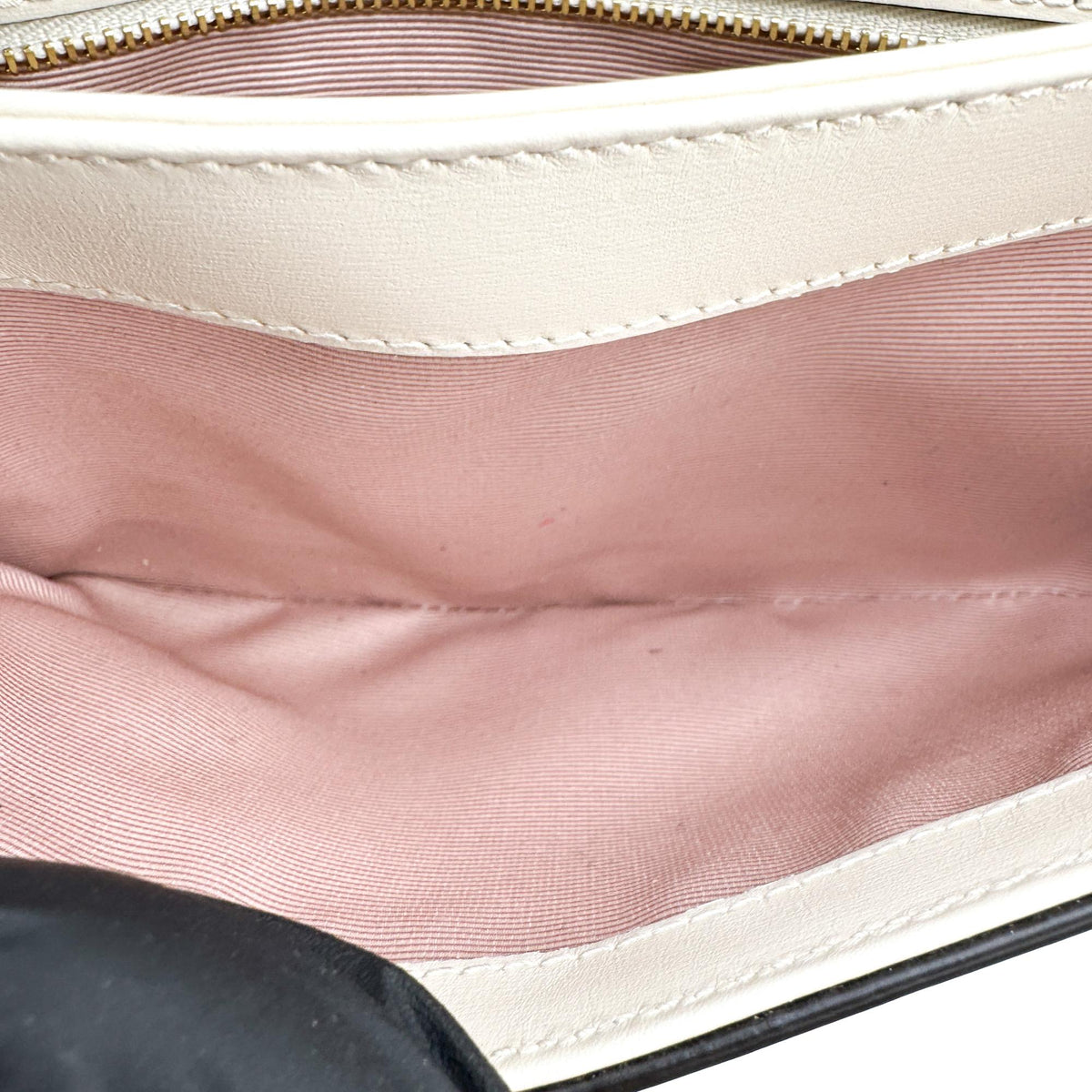 Gucci Arli Leather White Leather Shoulder Bag Bag (Pre-Owned)