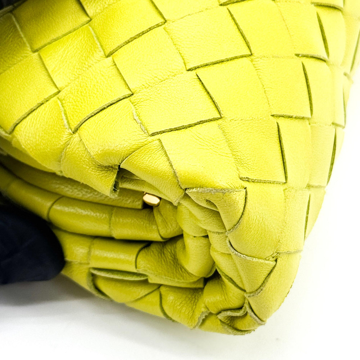 Bottega Veneta The Pouch Intrecciato Nappa Green Leather Clutche & Pouche Bag (Pre-Owned)