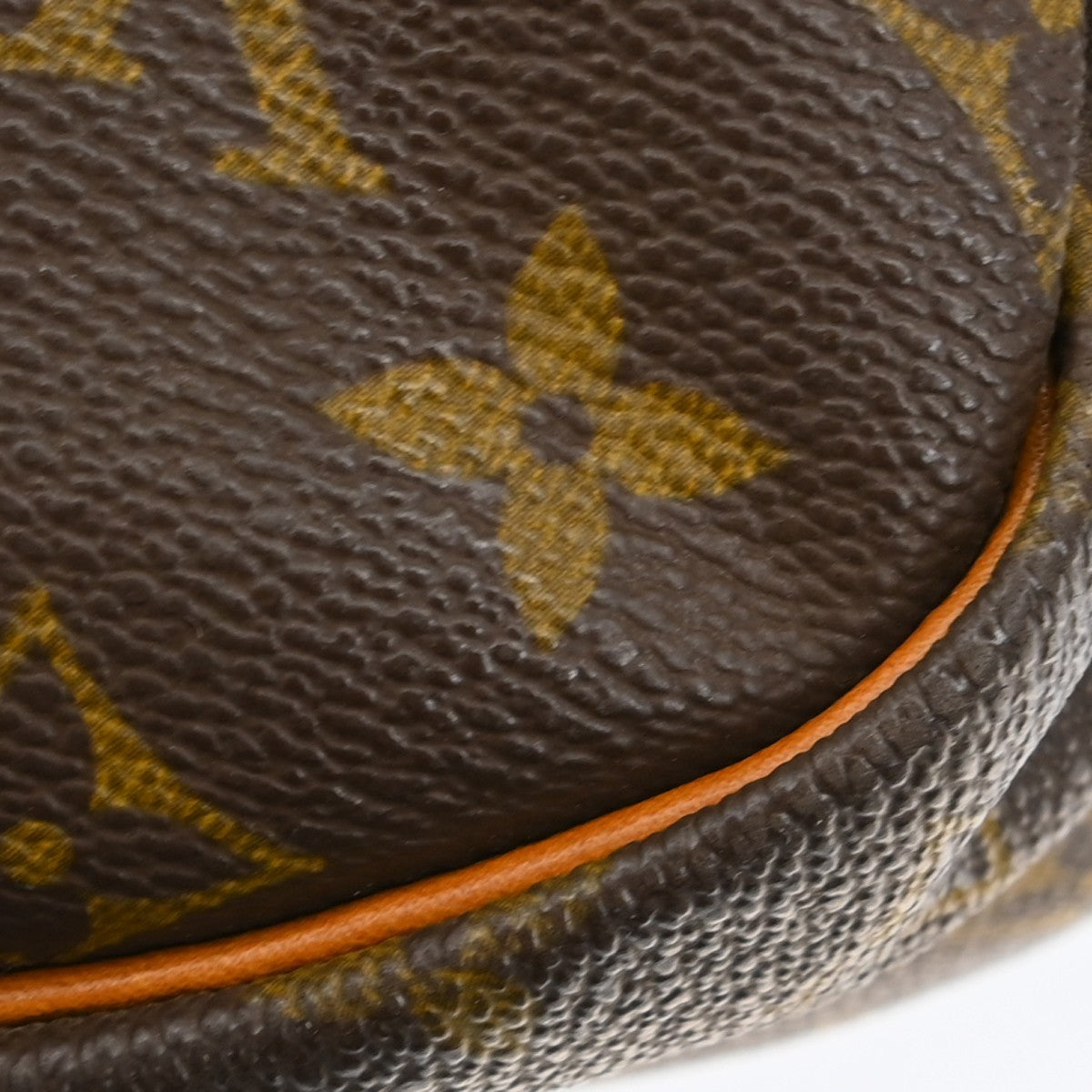 Louis Vuitton Saumur Monogram Canvas Brown Canvas Shoulder Bag Bag (Pre-Owned)