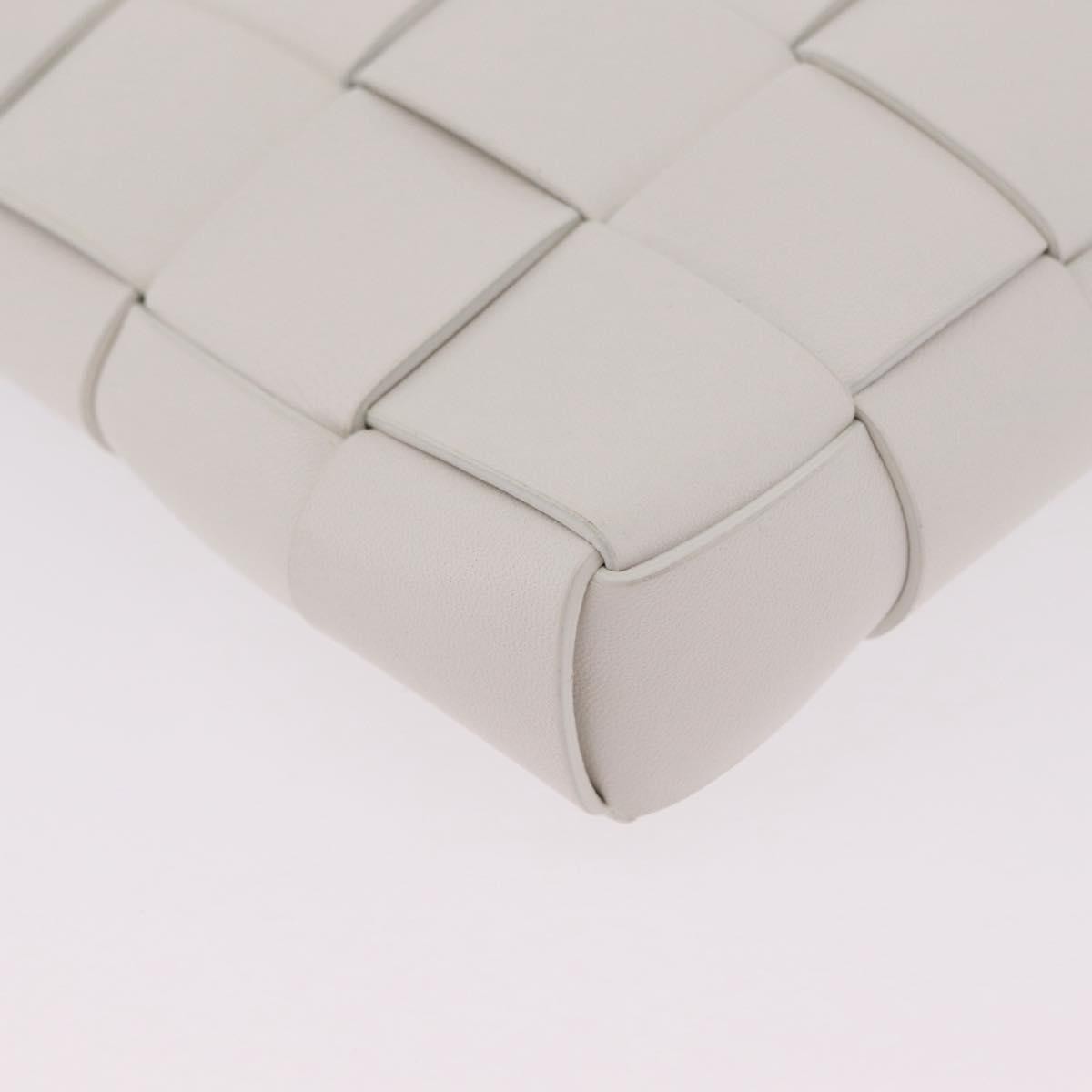 Bottega Veneta The Snap Clutch Maxi Intrecciato Leather With Wood And Metal White Leather Clutche & Pouche Bag (Pre-Owned)