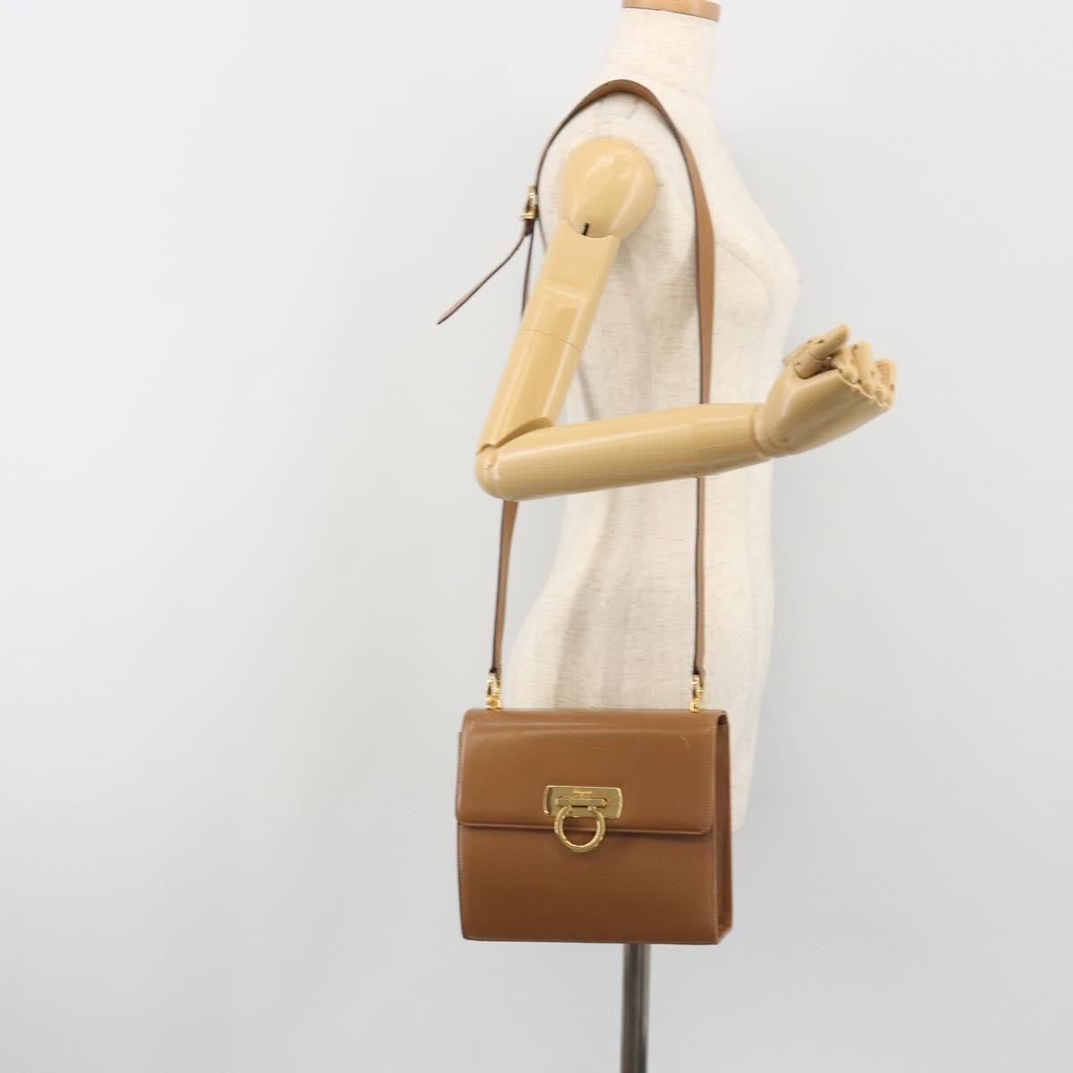 Salvatore Ferragamo Gancini Leather Brown Leather Shoulder Bag Bag (Pre-Owned)