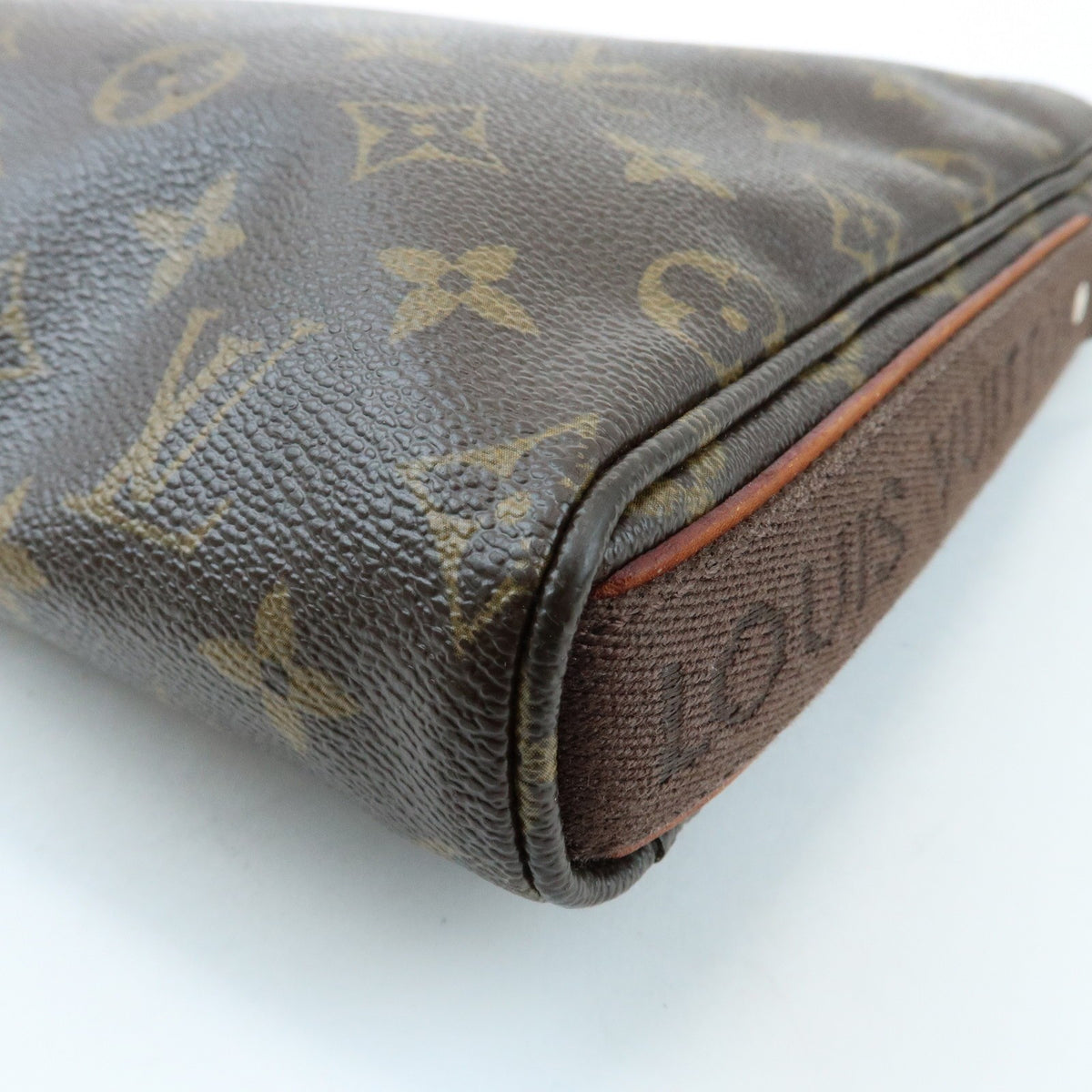 Louis Vuitton Trotteur Beaubourg Monogram Canvas Brown Canvas Handbag (Pre-Owned)