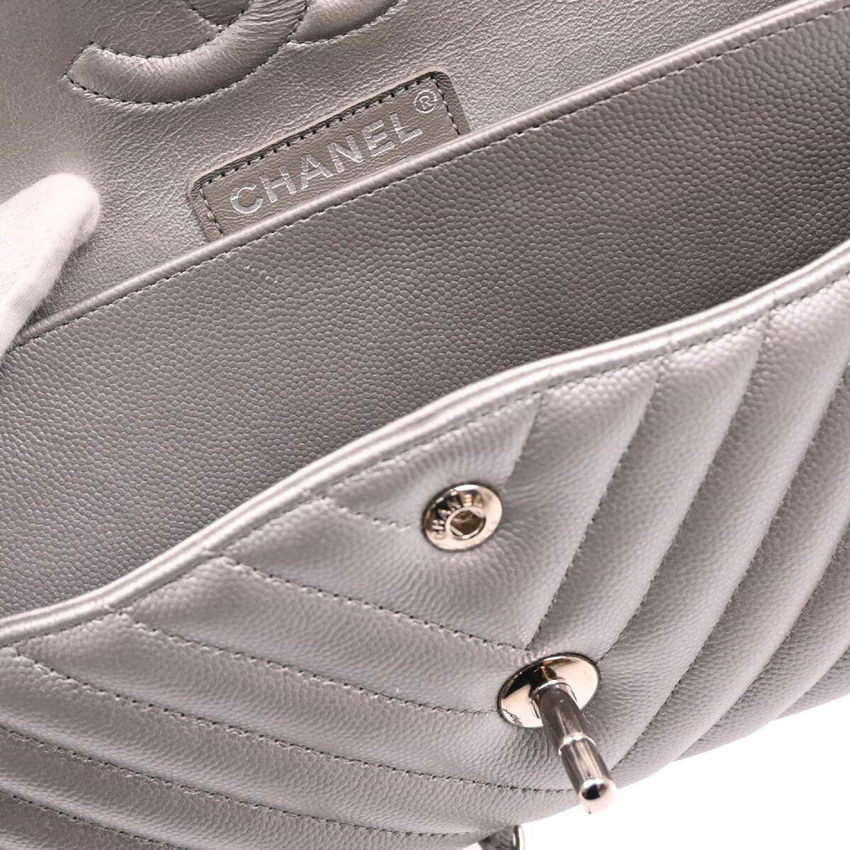 Chanel Timeless - Classic Double Flap Leather Silver Calfskin Shoulder Bag Bag (Pre-Owned)