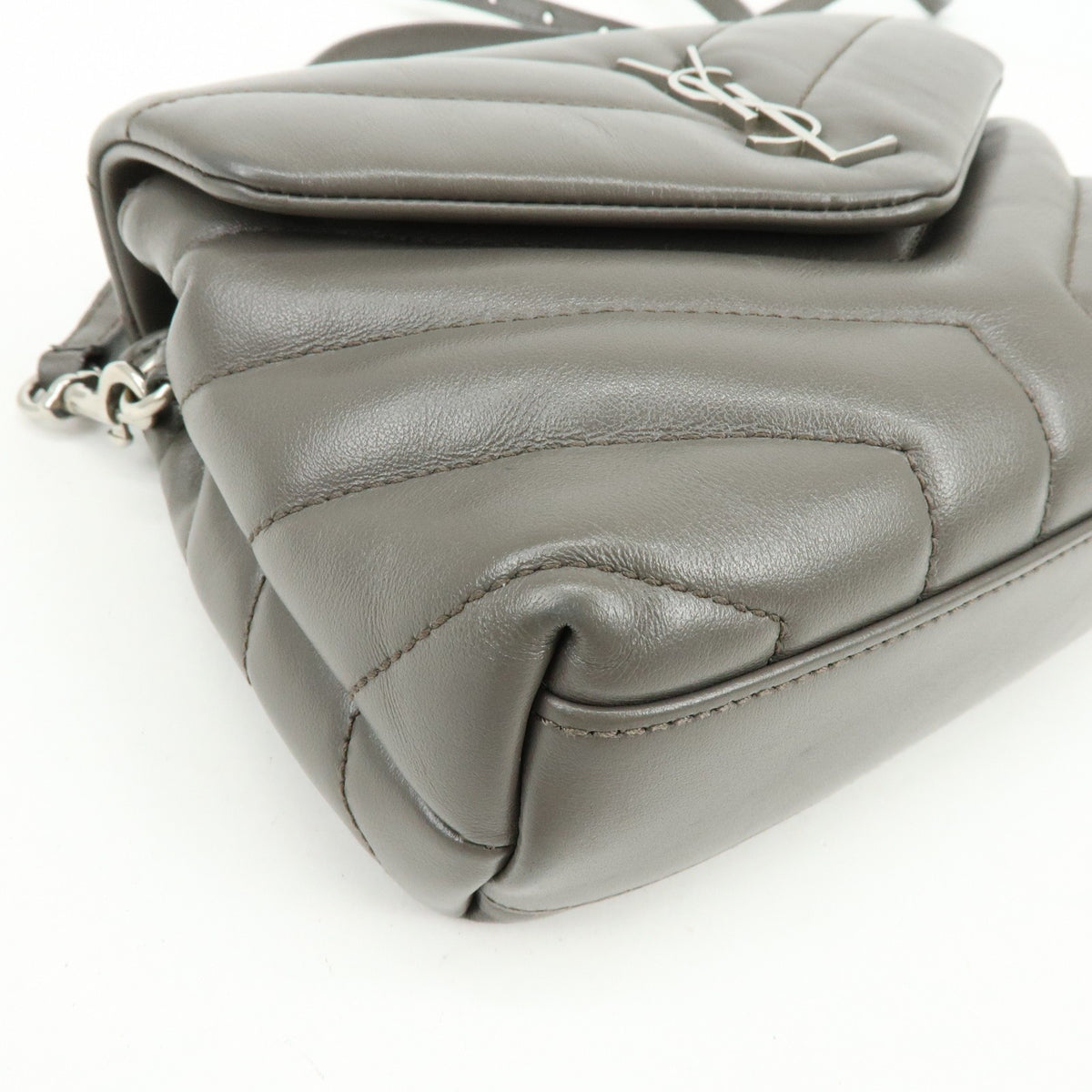 Saint Laurent Loulou Matelasse Chevron Leather Gray Leather Shoulder Bag Bag (Pre-Owned)