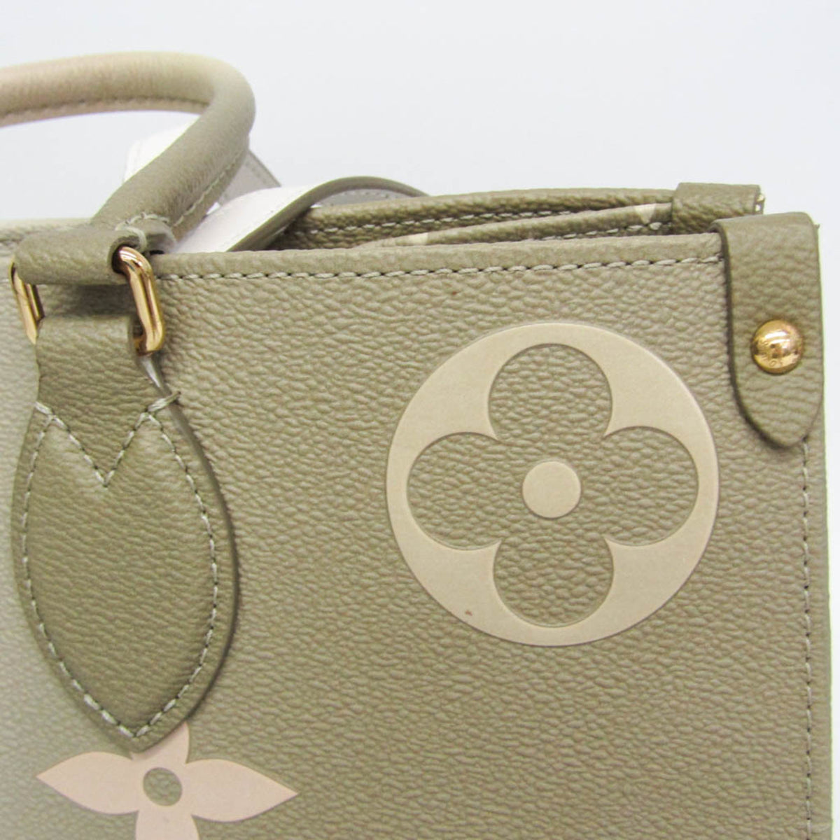 Louis Vuitton Onthego Spring In The City Monogram Giant Canvas Khaki Canvas Tote Bag Bag (Pre-Owned)