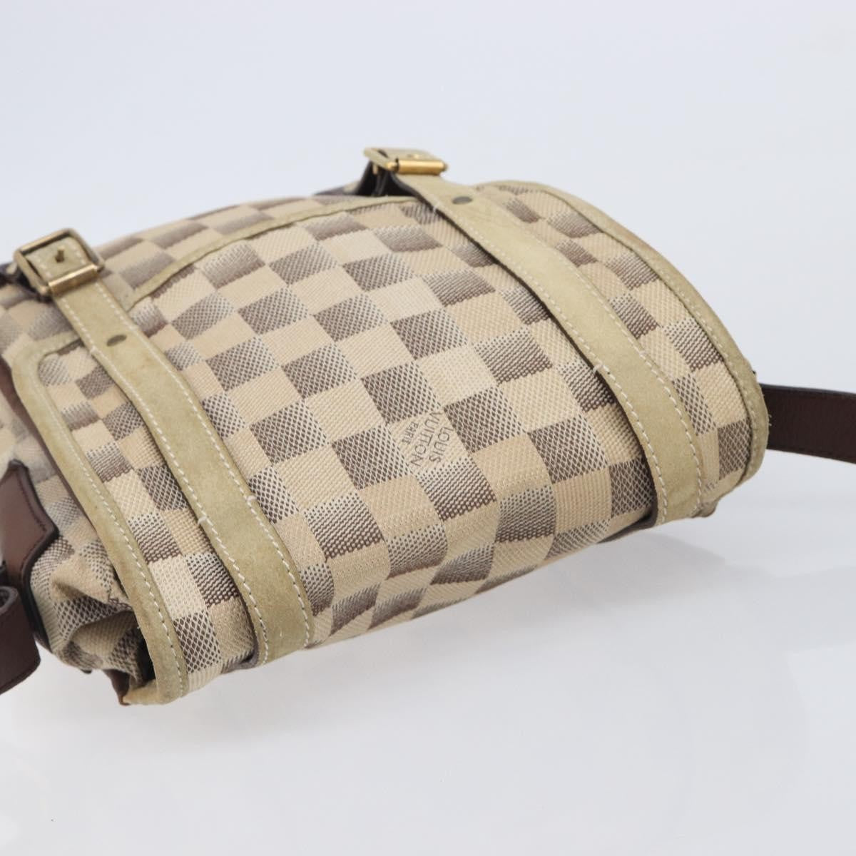 Louis Vuitton Trotteur Damier Lune White Canvas Handbag (Pre-Owned)