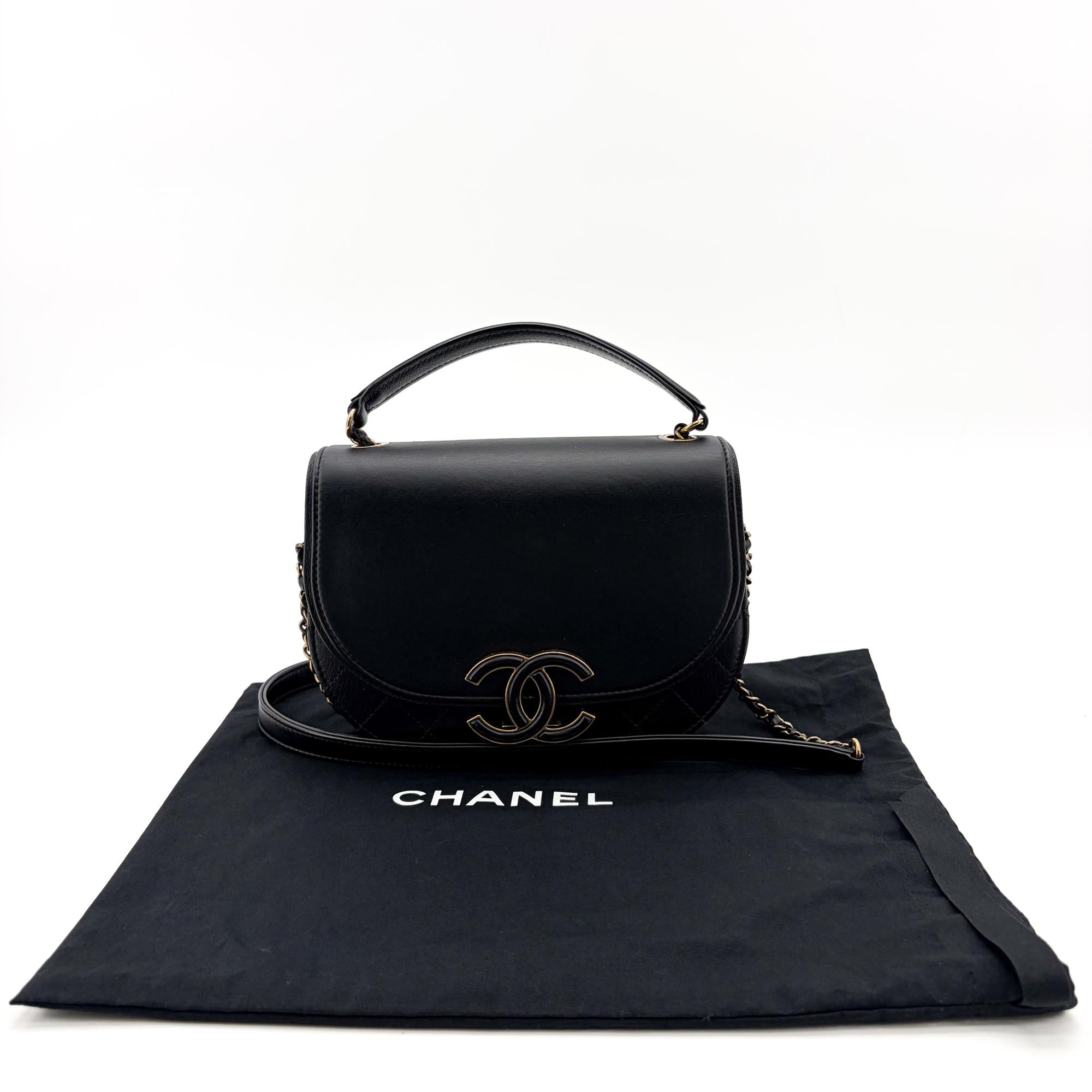Chanel Coco Curve Flap Messenger Calfskin And Quilted Goatskin Black Leather Shoulder Bag Bag (Pre-Owned)