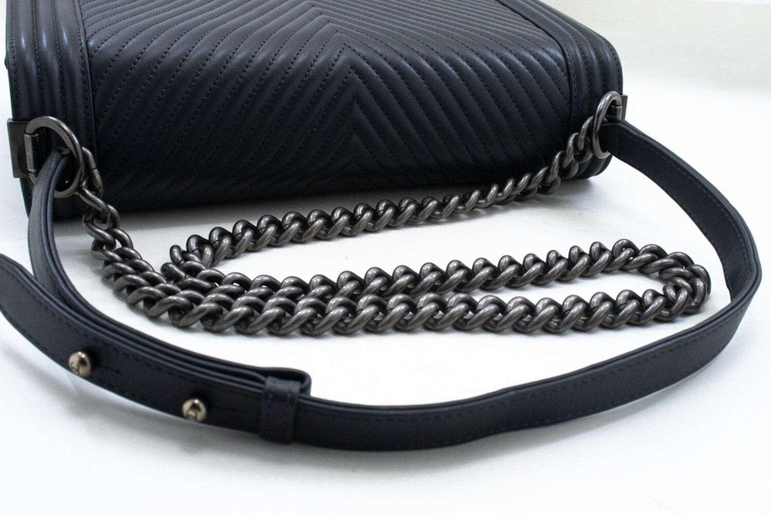 Chanel Boy Flap Chevron Calfskin Gray Calfskin Shoulder Bag Bag (Pre-Owned)