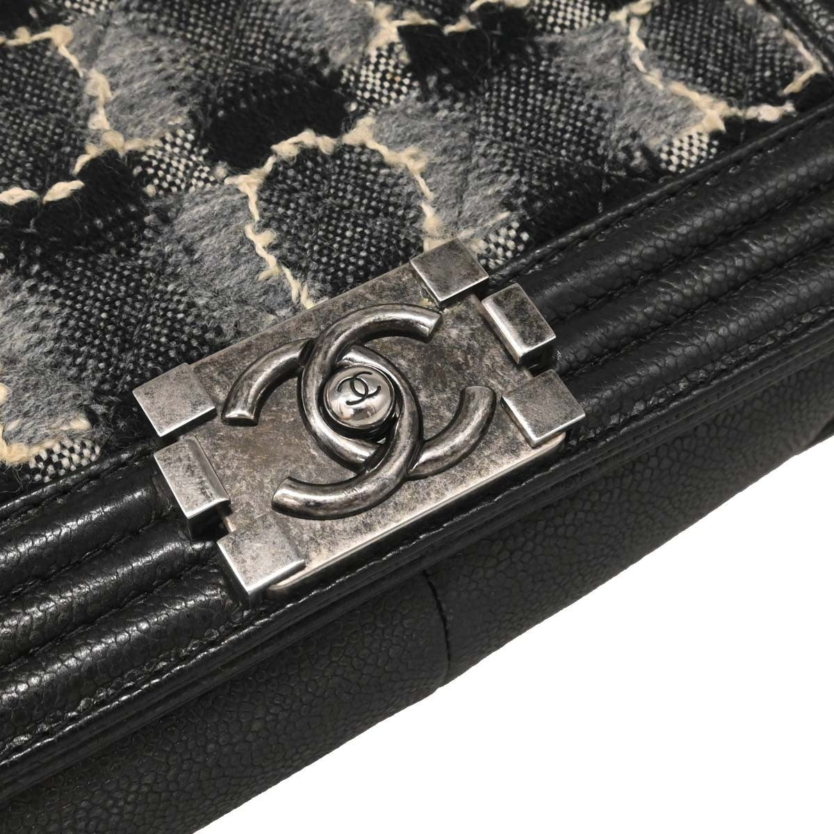 Chanel Boy Flap Tweed And Leather Black Leather Shoulder Bag Bag (Pre-Owned)