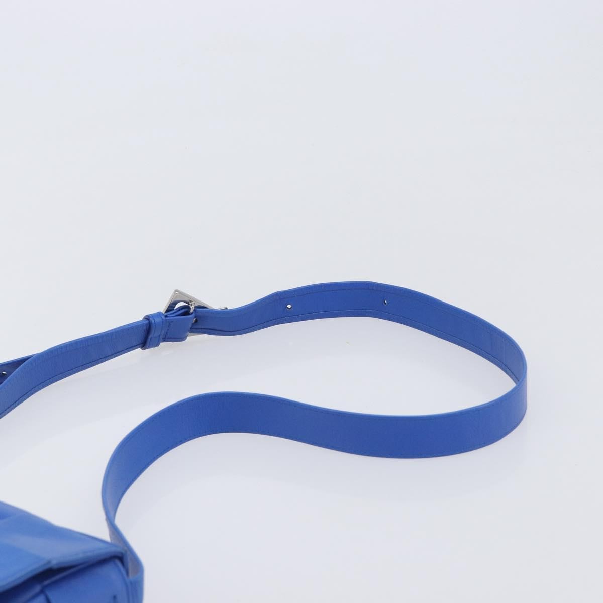 Bottega Veneta Cassette Maxi Intrecciato Leather Blue Leather Crossbody Bag Bag (Pre-Owned)