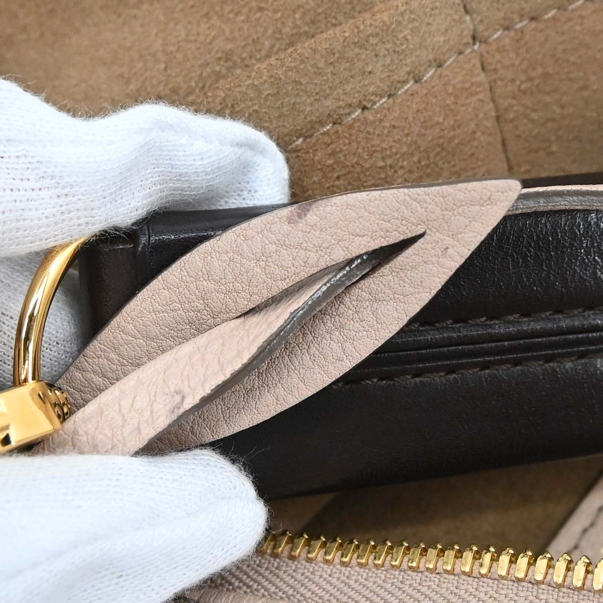 Louis Vuitton Selene Mahina Leather Beige Leather Handbag (Pre-Owned)
