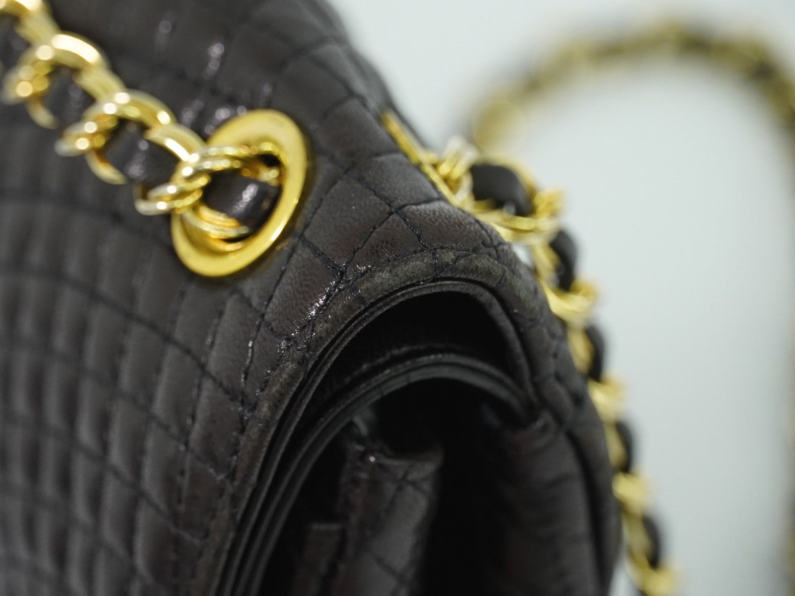 Bally Vintage Chain Quilted Leather Black Leather Shoulder Bag Bag (Pre-Owned)