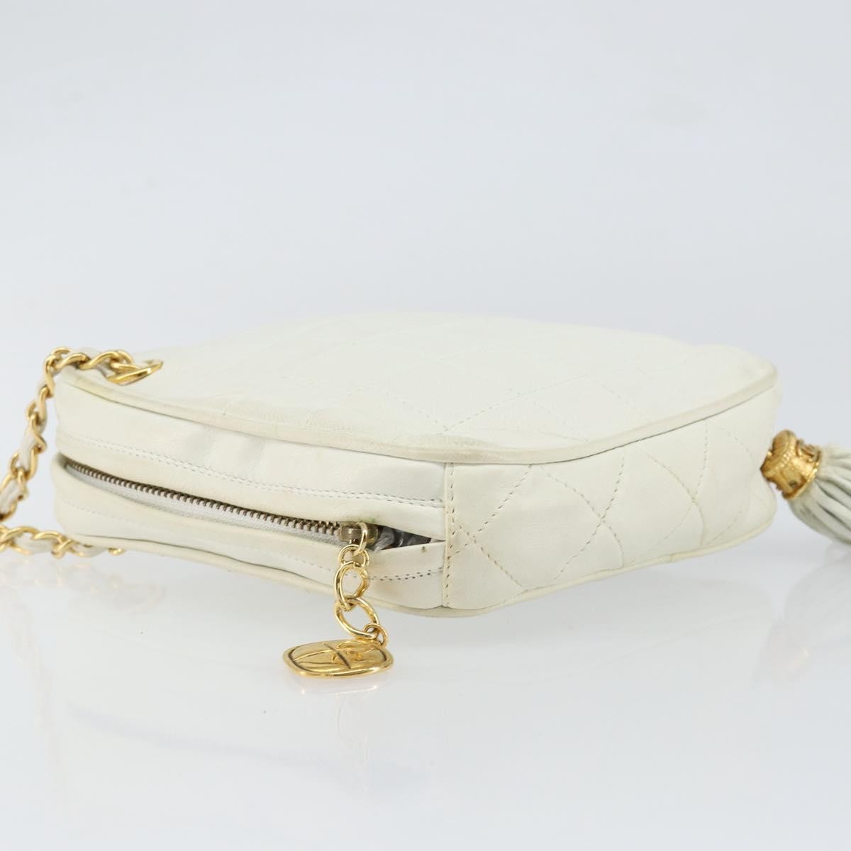 Chanel Vintage Diamond Tassel Quilted Lambskin White Leather Crossbody Bag Bag (Pre-Owned)