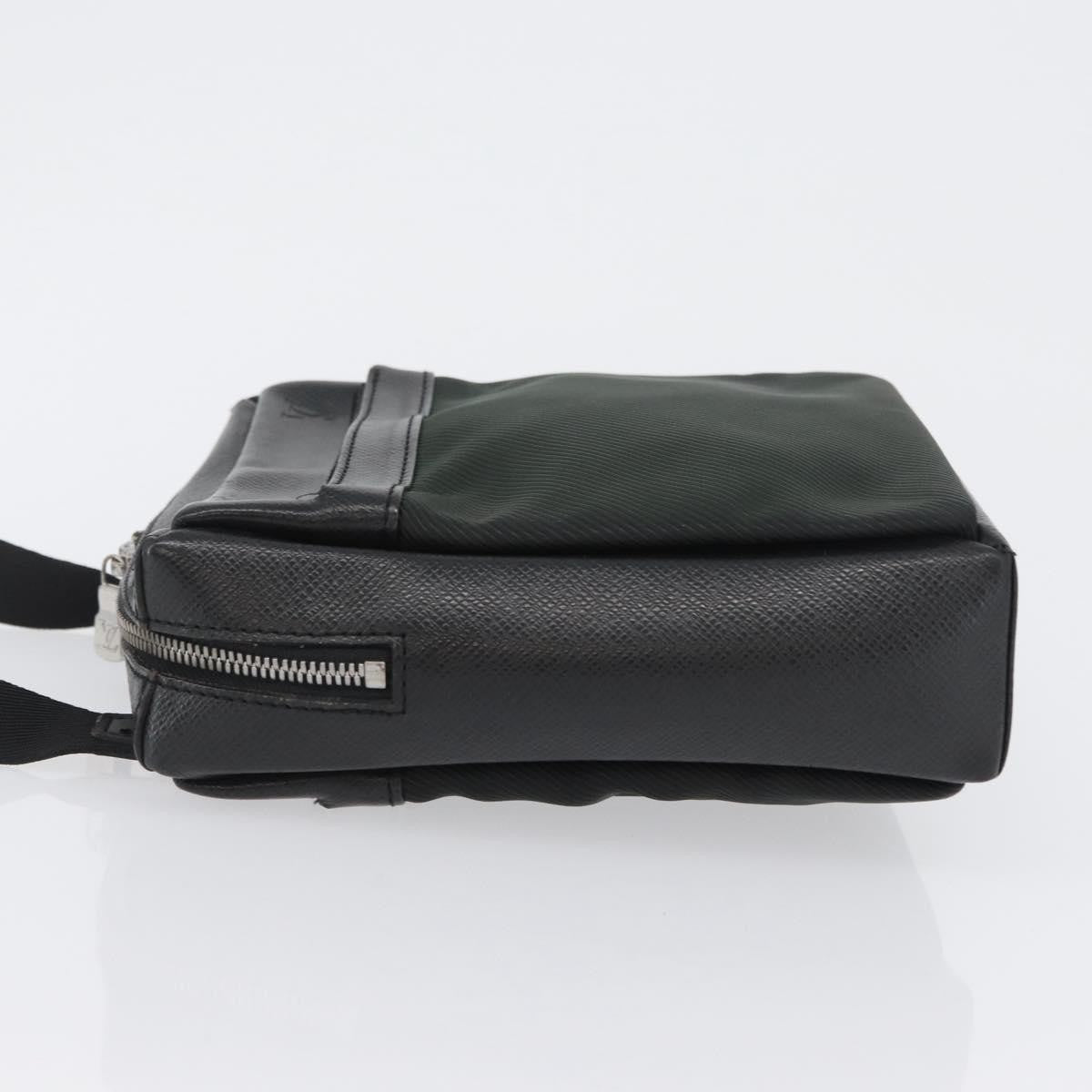 Louis Vuitton Sayan Messenger Taiga Leather And Canvas Black Leather Shoulder Bag Bag (Pre-Owned)