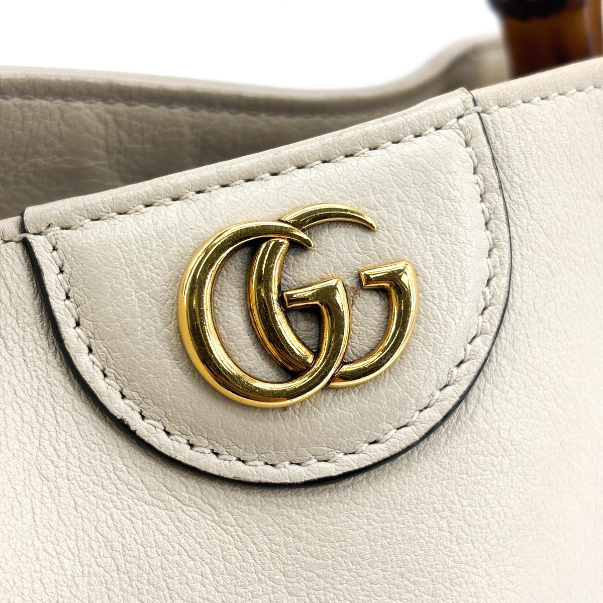 Gucci Diana Bamboo Leather Beige Leather Shoulder Bag Bag (Pre-Owned)