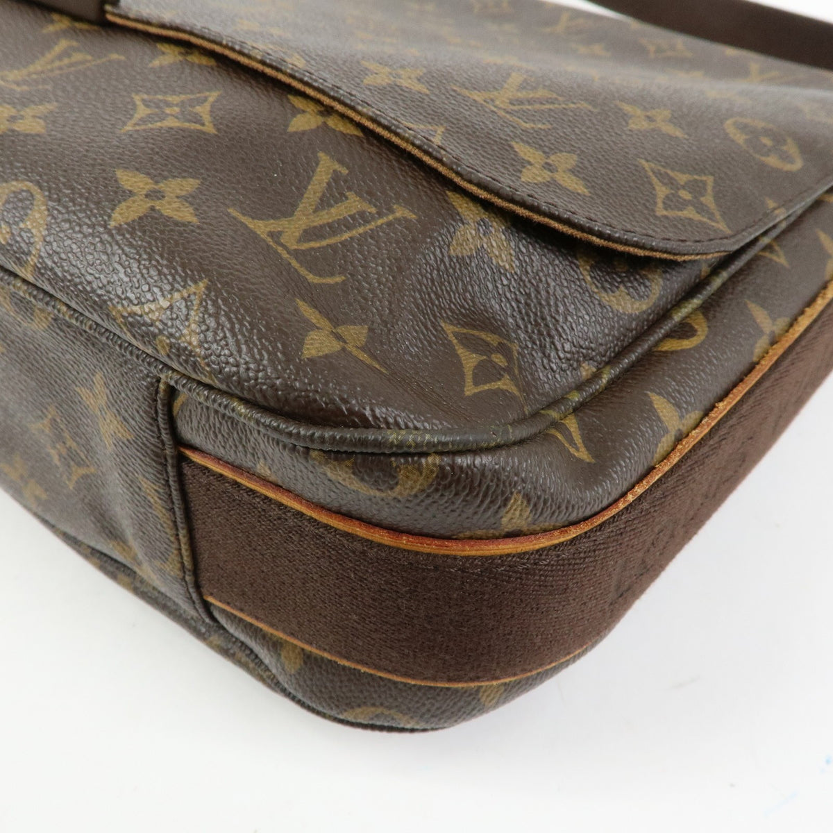 Louis Vuitton Beaubourg Messenger Monogram Canvas Brown Canvas Handbag (Pre-Owned)