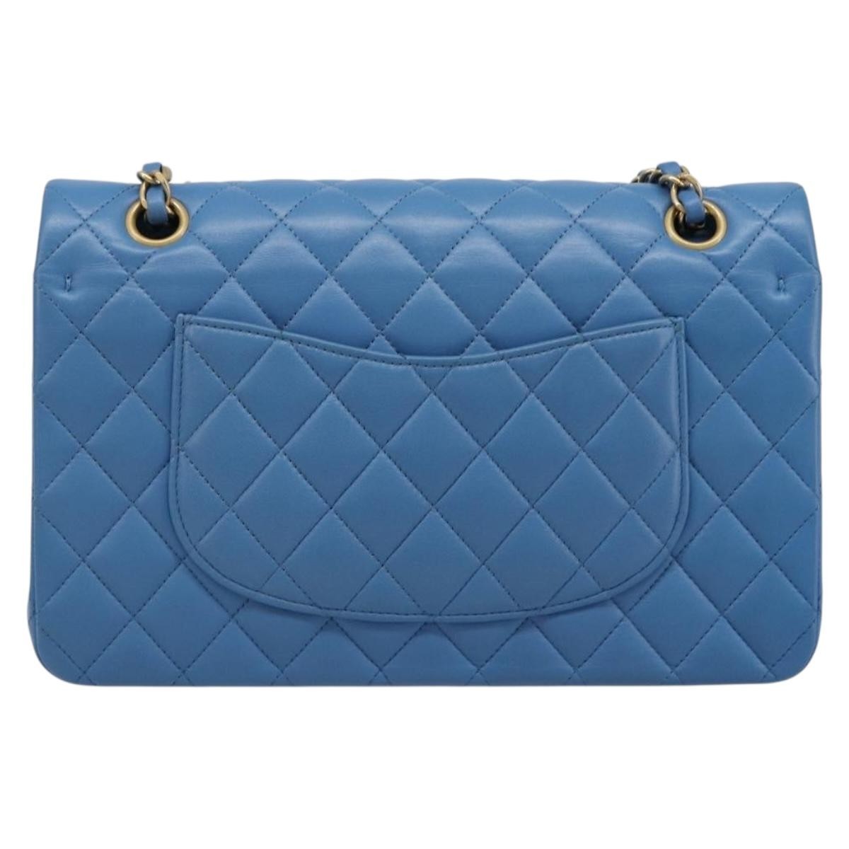 Chanel Matelassé Lambskin Leather Blue Leather Handbag (Pre-Owned)