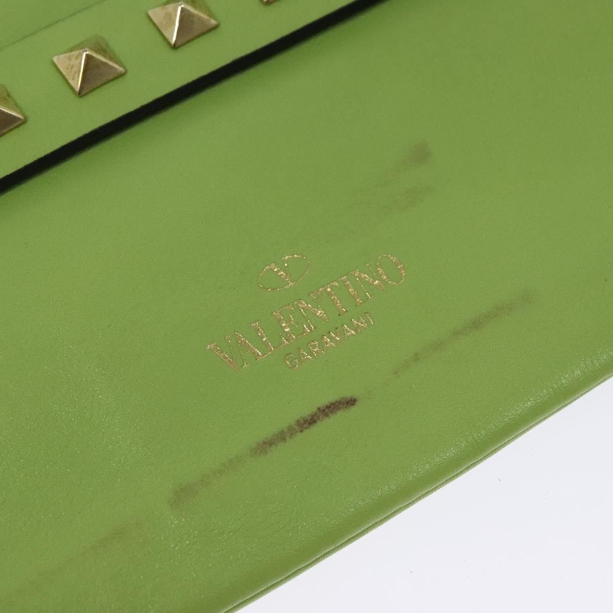 Valentino Garavani Rockstud Wristlet Leather Green Leather Clutche & Pouche Bag (Pre-Owned)