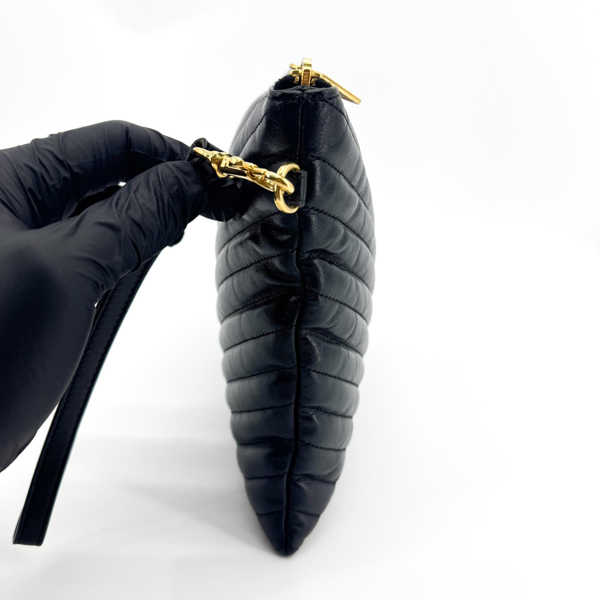 Saint Laurent Classic Monogram Wristlet Matelasse Chevron Leather Black Leather Clutche & Pouche Bag (Pre-Owned)