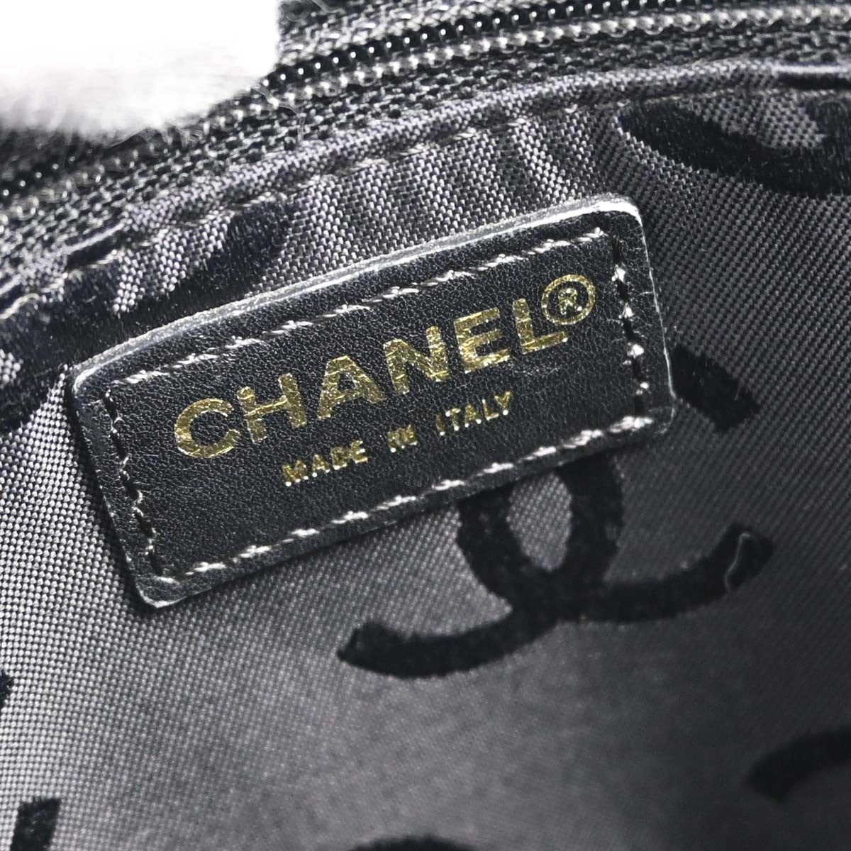 Chanel Surpique Quilted Leather Black Leather Tote Bag Bag (Pre-Owned)