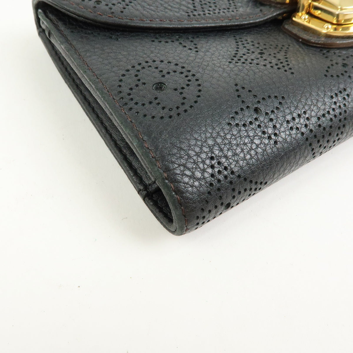 Louis Vuitton Amelia Mahina Leather Black Leather Wallets Accessory (Pre-Owned)