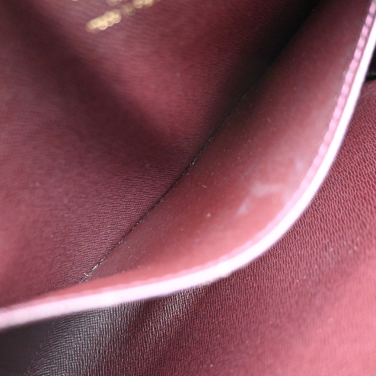 Louis Vuitton Pochette Baikal Clutch Taiga Leather Burgundy Leather Clutche & Pouche Bag (Pre-Owned)