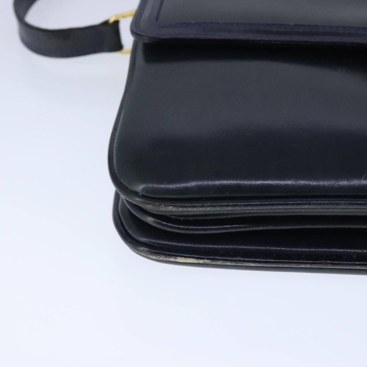 Bally Vintage Leather Black Leather Shoulder Bag Bag (Pre-Owned)