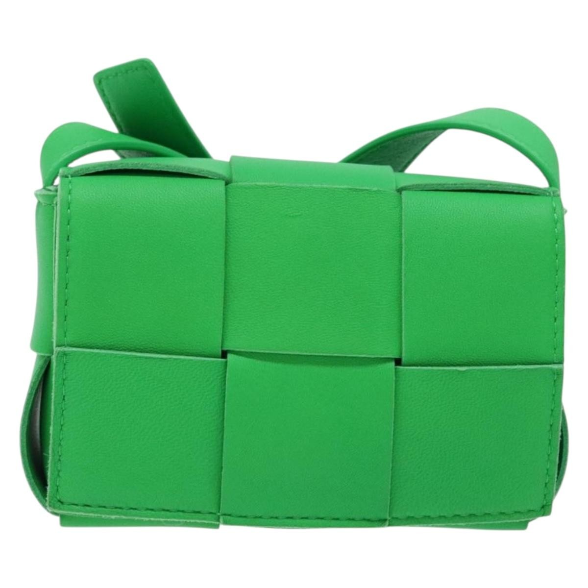 Bottega Veneta Cassette Maxi Intrecciato Leather Green Leather Crossbody Bag Bag (Pre-Owned)