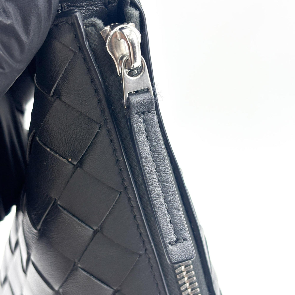 Bottega Veneta Virgule Intrecciato Nappa Black Leather Shoulder Bag Bag (Pre-Owned)